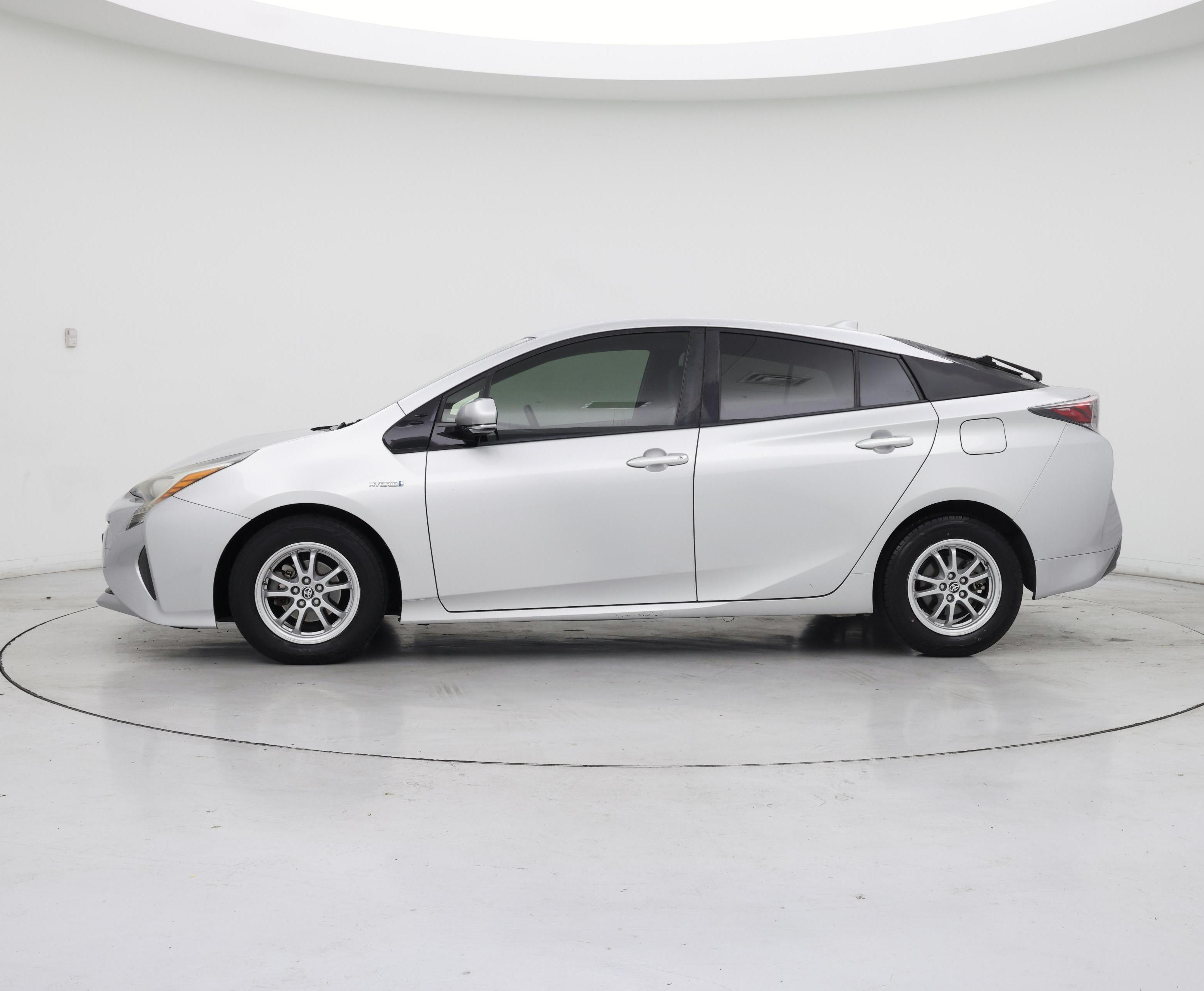 Thumbnail: 2016 Toyota Prius - 3