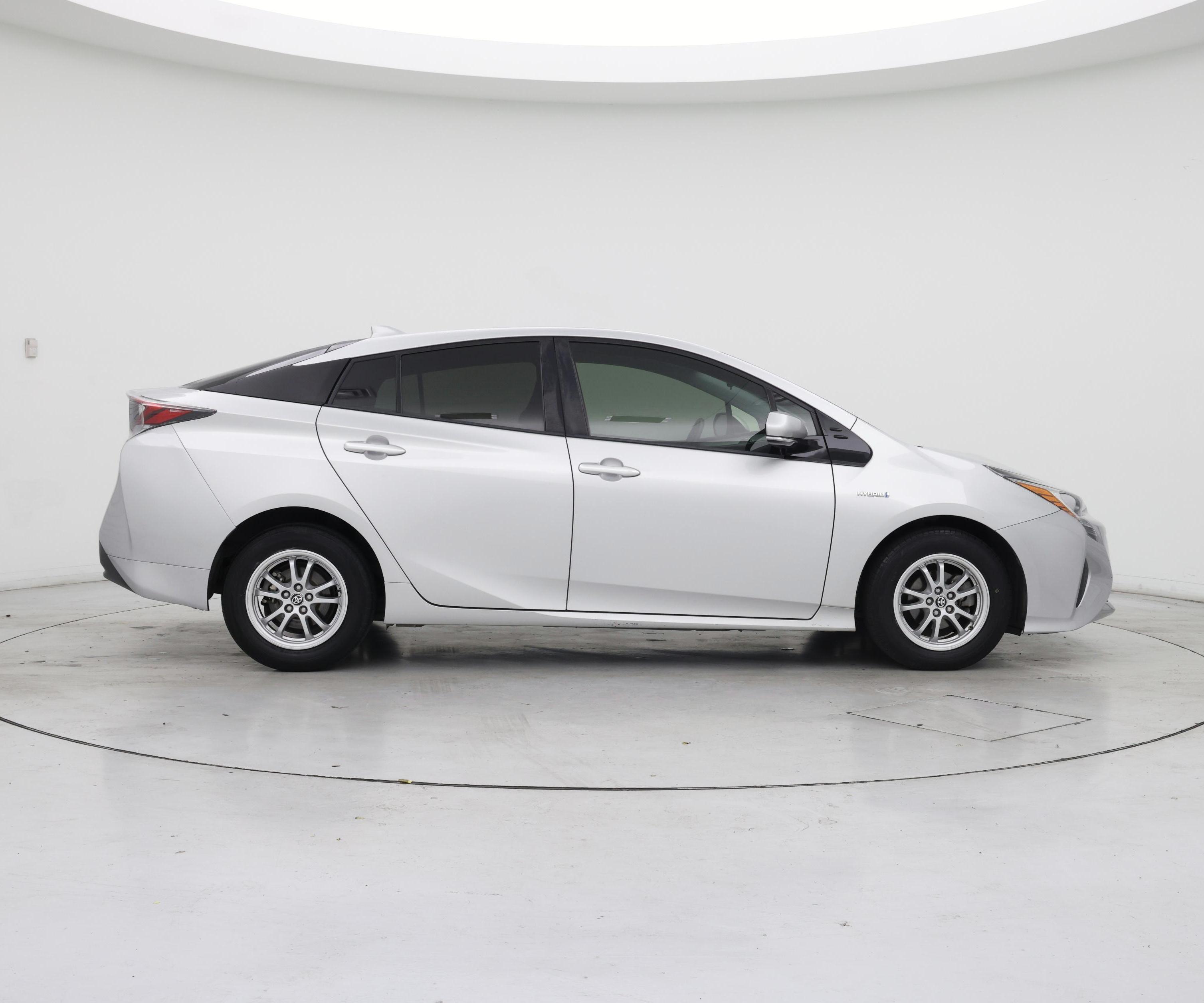 Thumbnail: 2016 Toyota Prius - 7