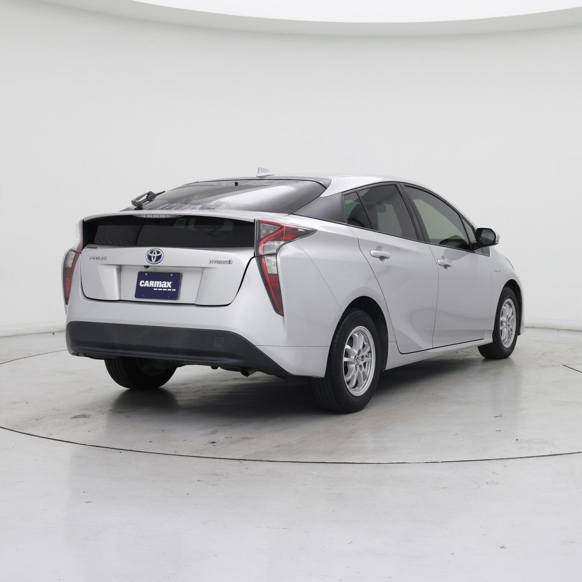 Thumbnail: 2016 Toyota Prius - 8