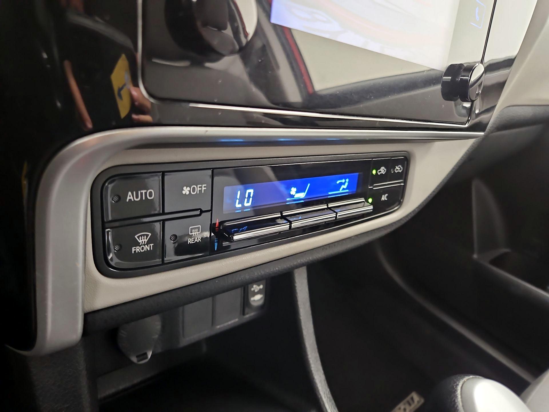 Thumbnail: 2019 Toyota Corolla - 16