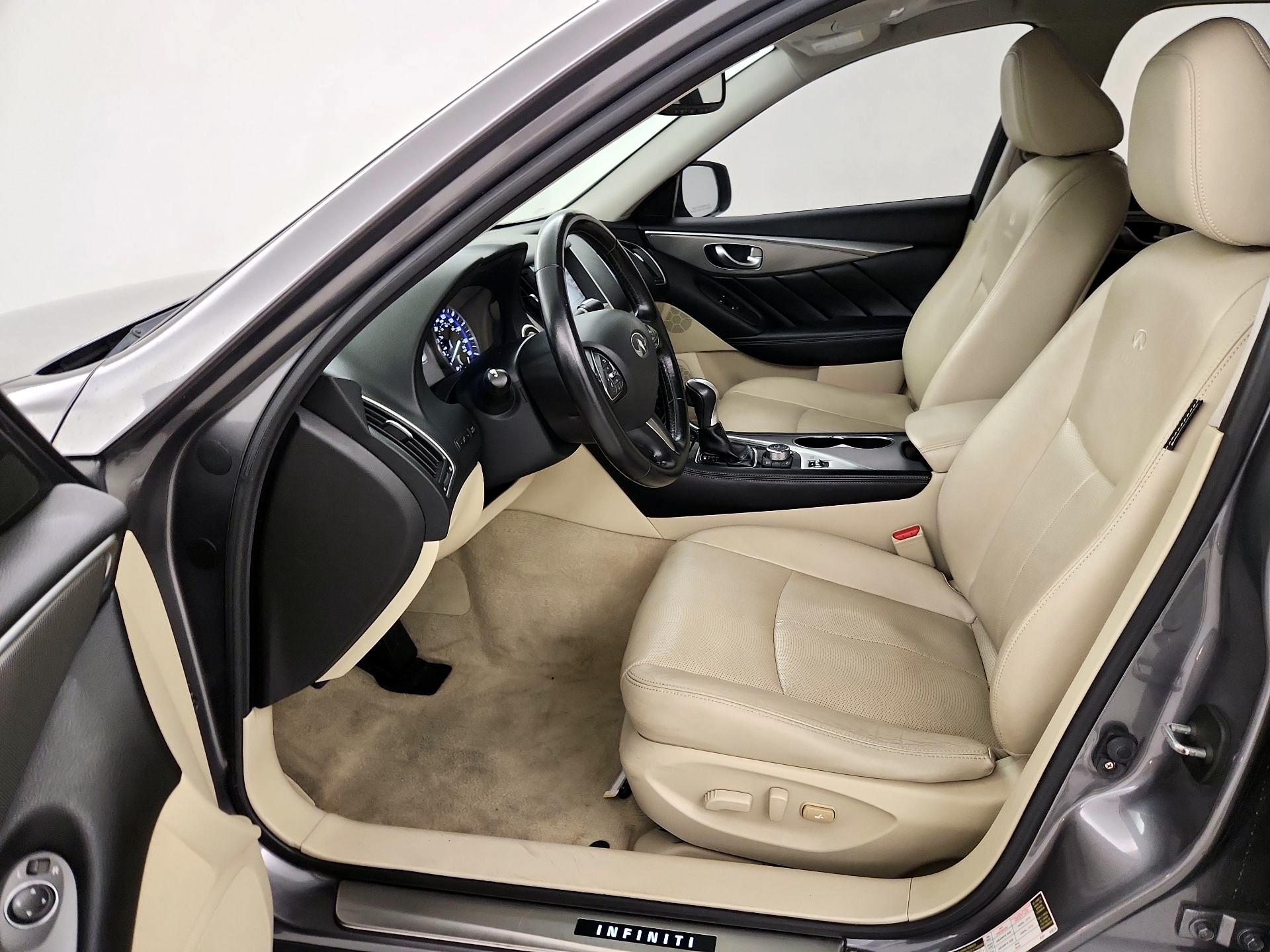 Thumbnail: 2014 INFINITI Q50 - 11