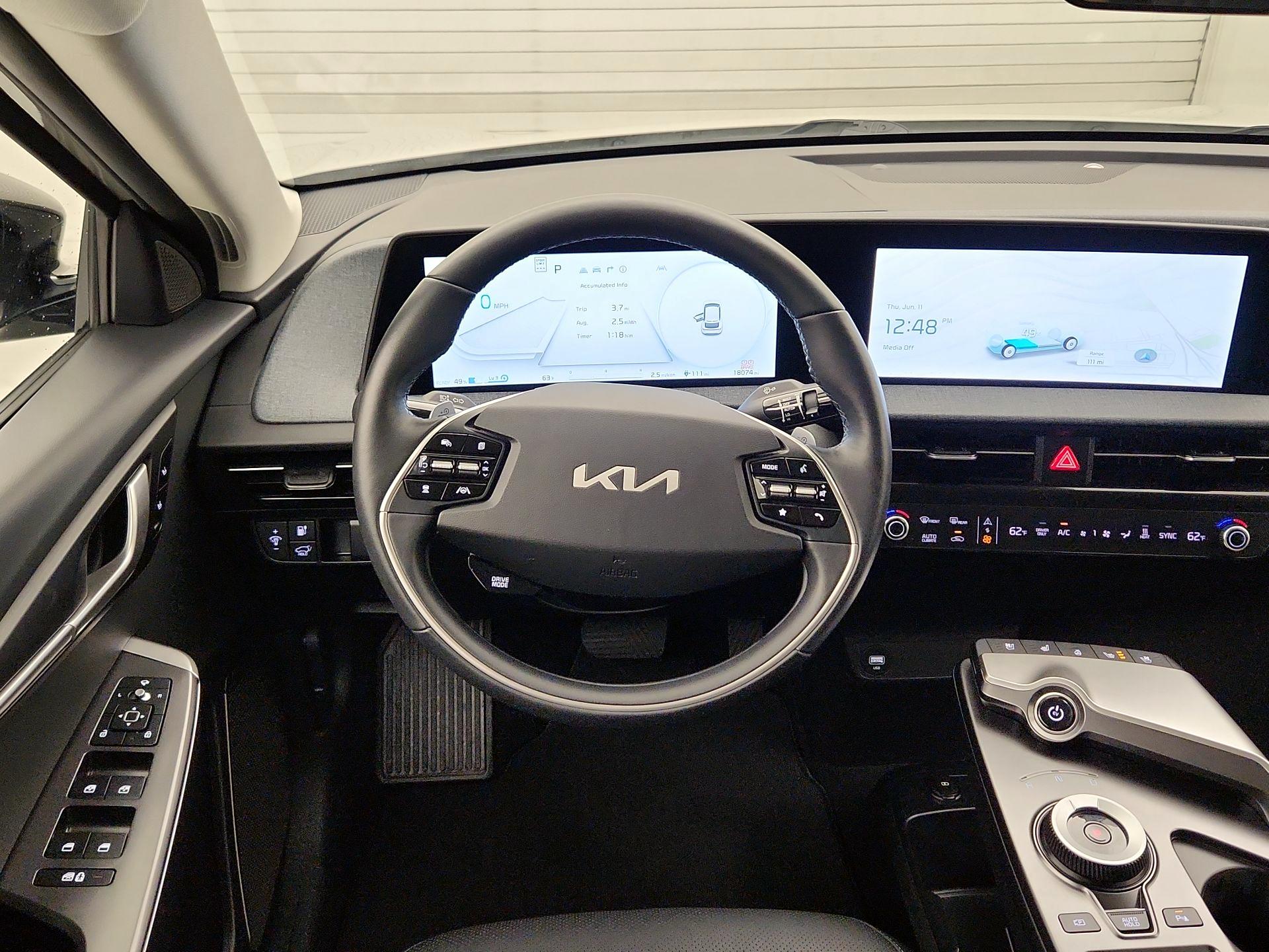 Thumbnail: 2023 Kia EV6 - 10