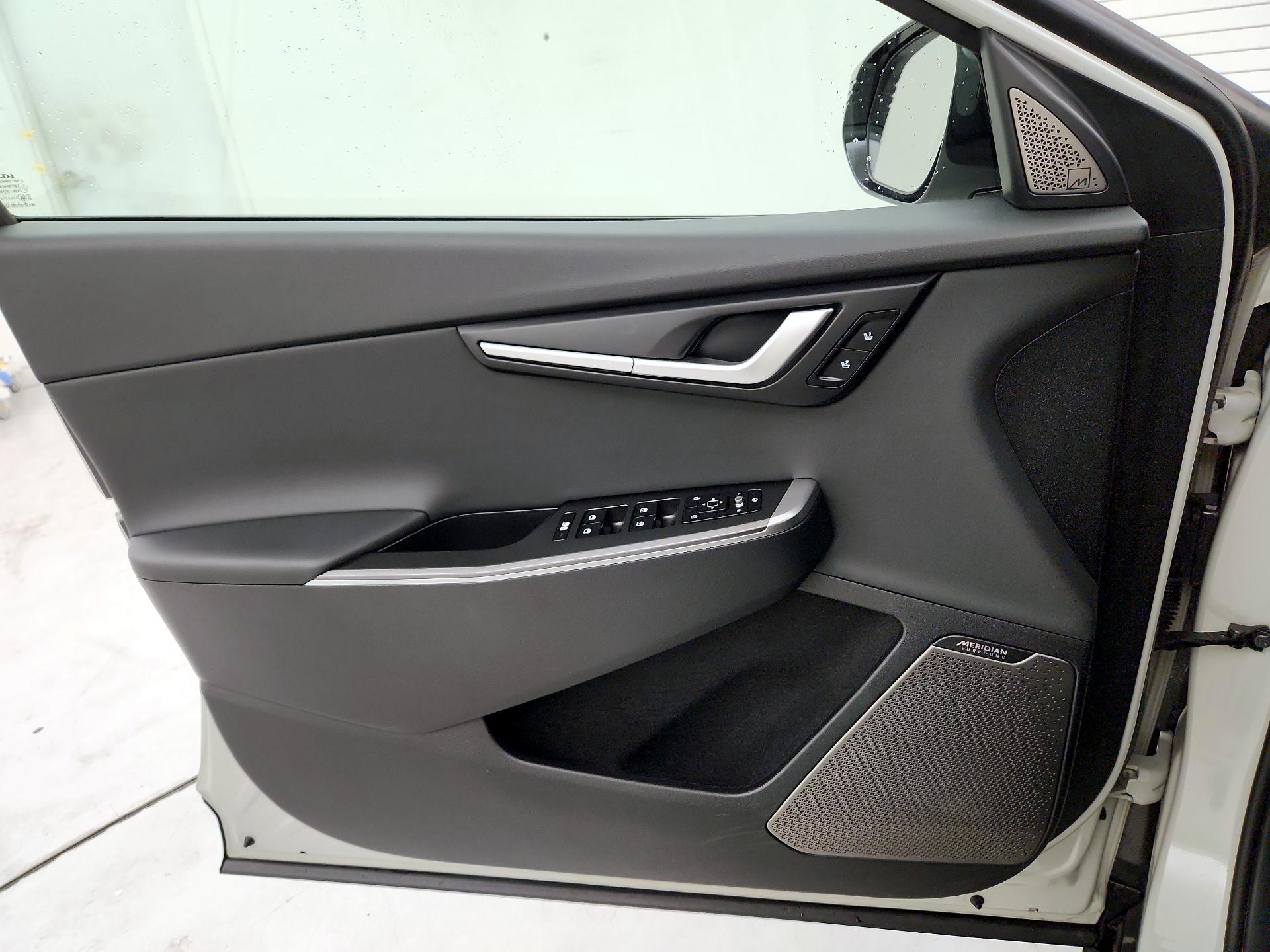 Thumbnail: 2023 Kia EV6 - 12