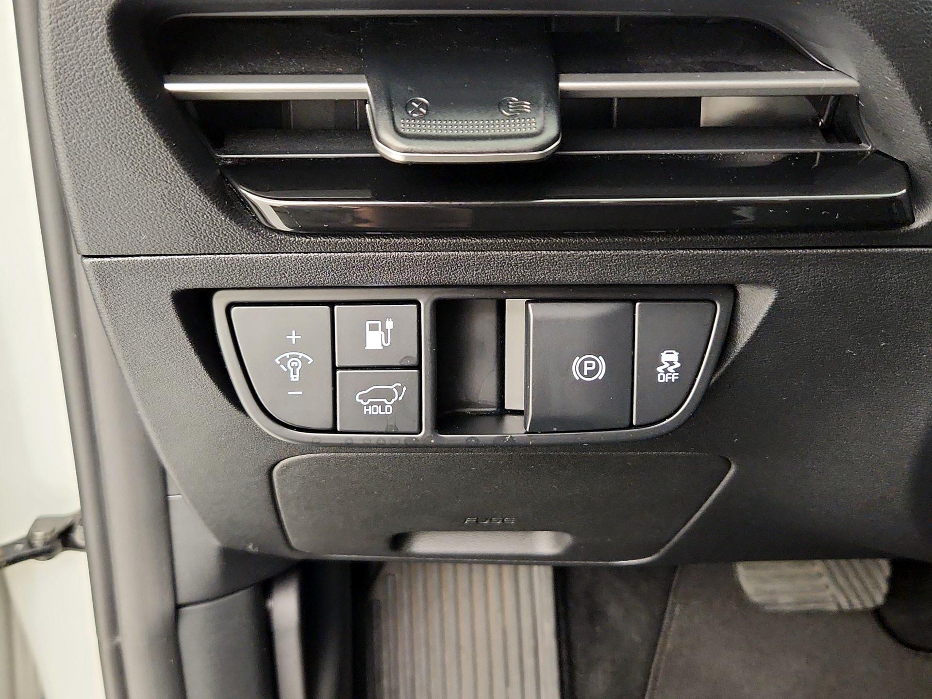 Thumbnail: 2023 Kia EV6 - 13