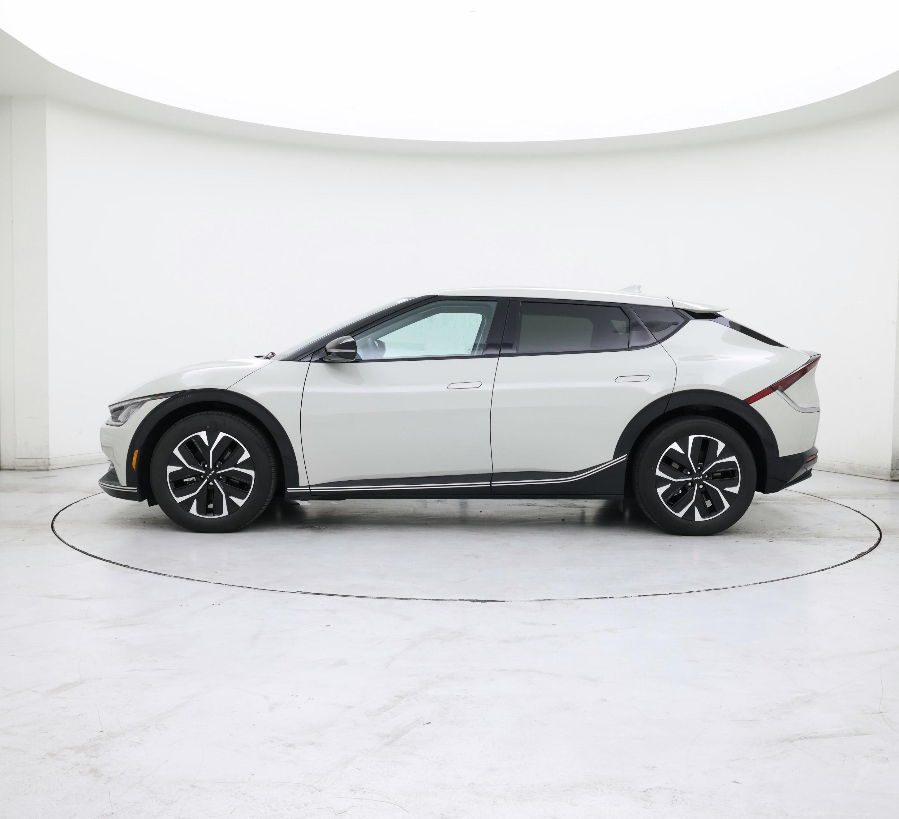 Thumbnail: 2023 Kia EV6 - 3