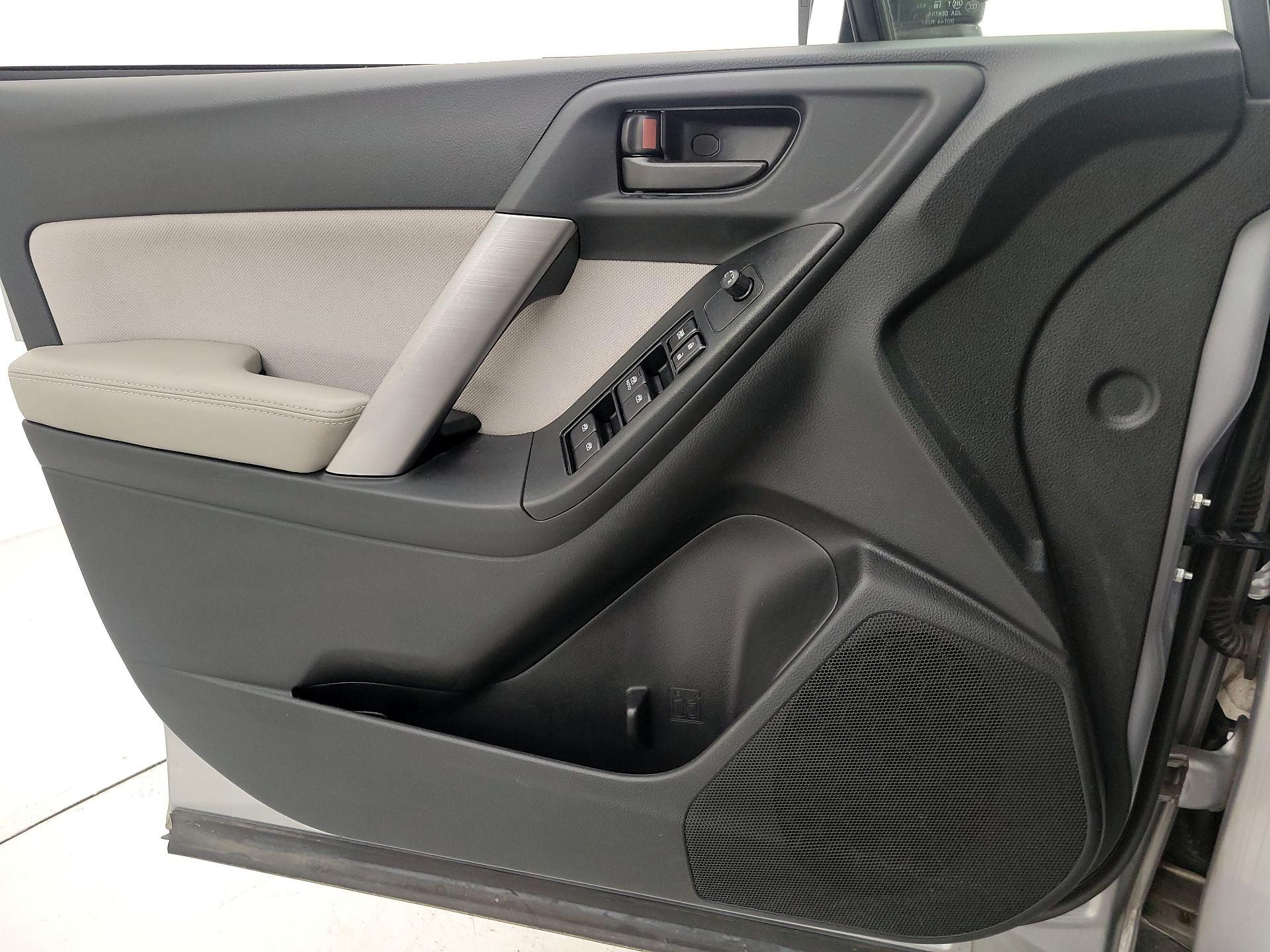 Thumbnail: 2016 Subaru Forester - 12
