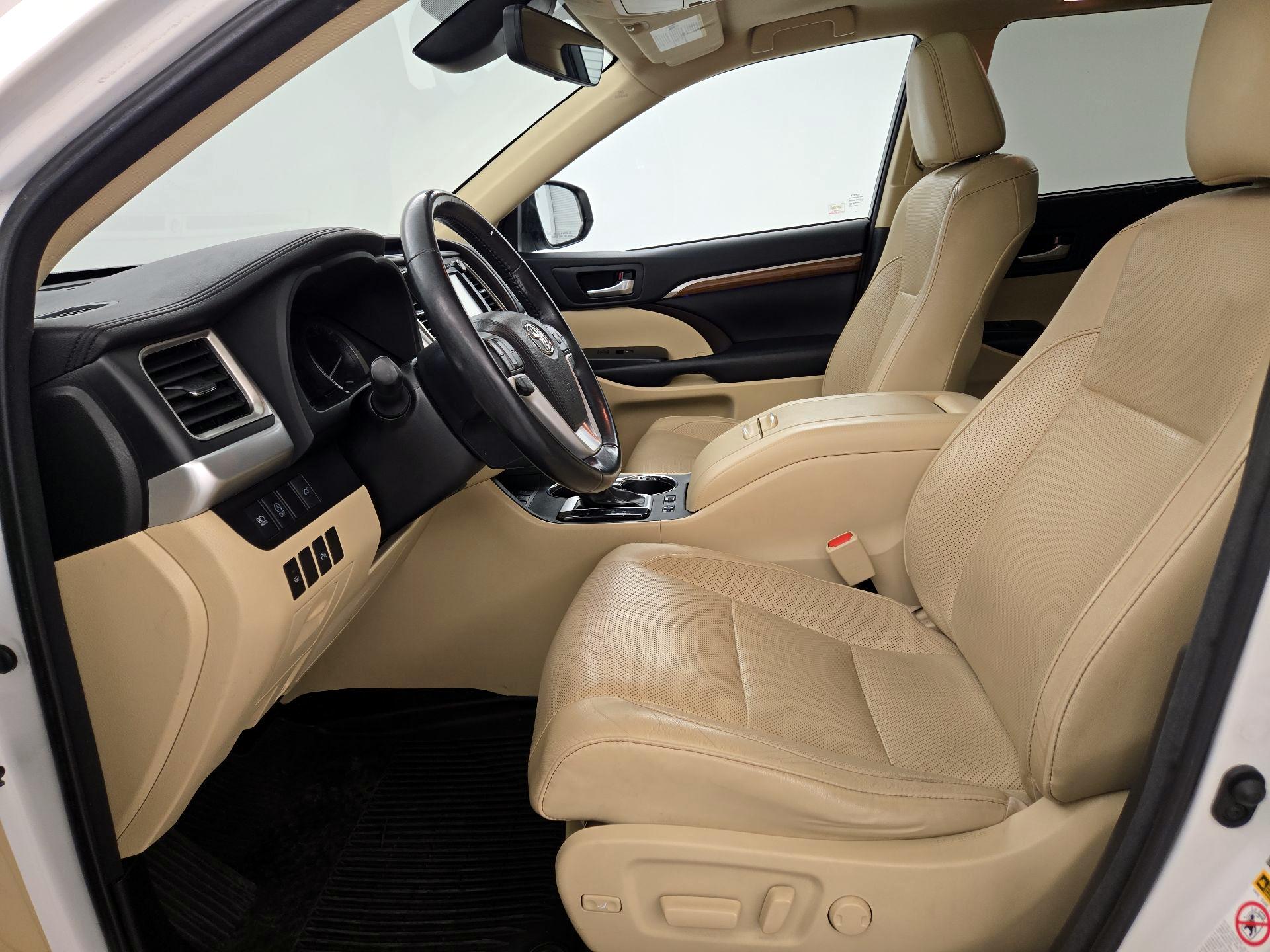 Thumbnail: 2017 Toyota Highlander - 11