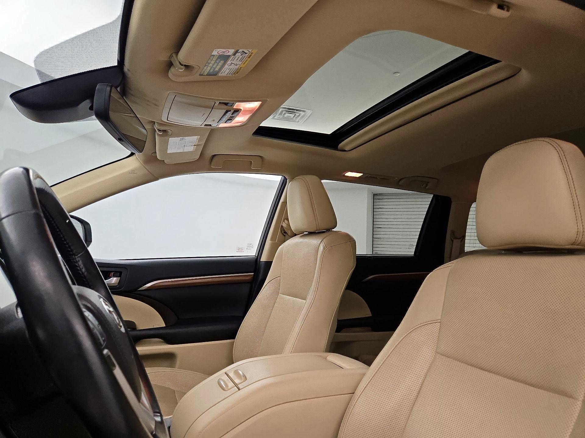 Thumbnail: 2017 Toyota Highlander - 20