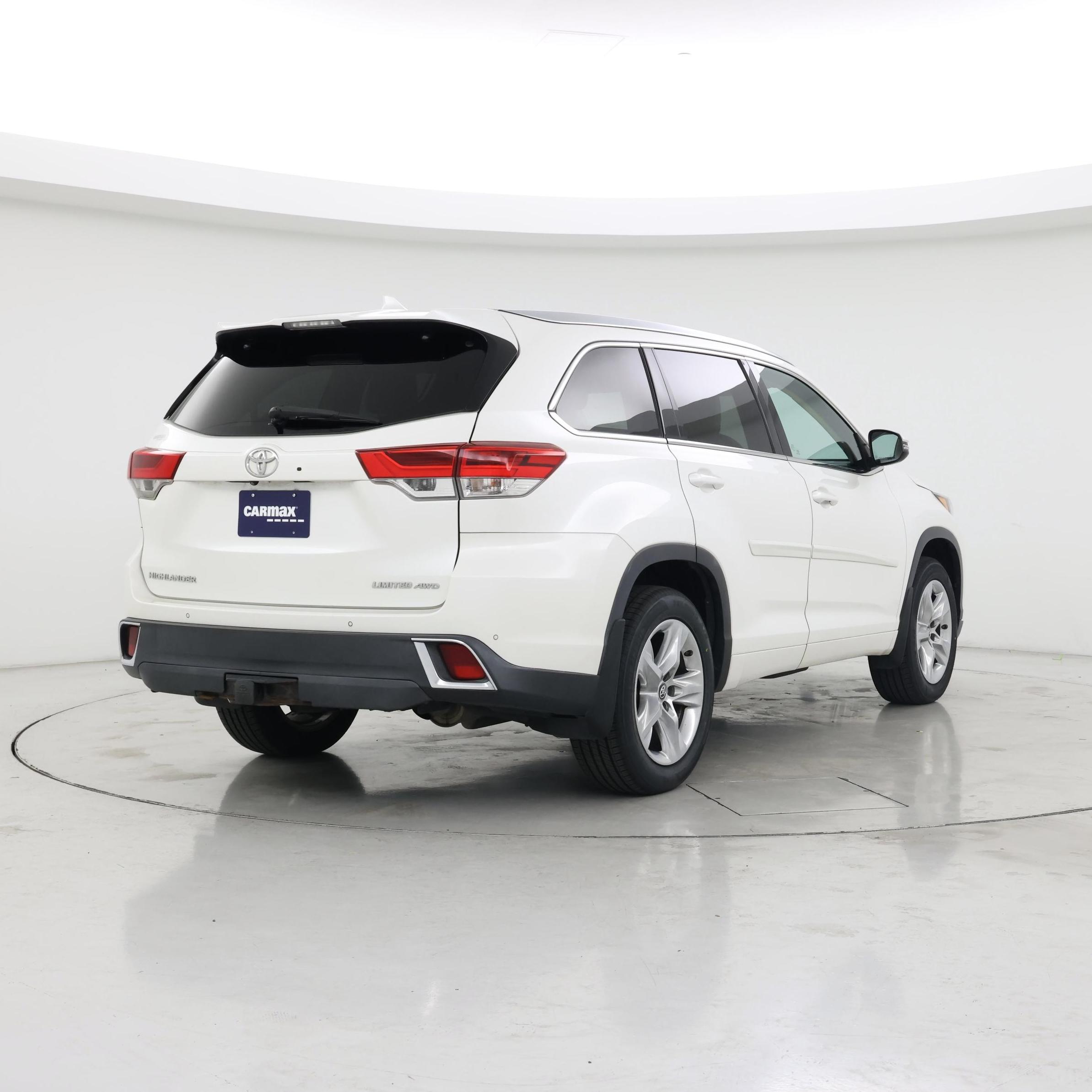 Thumbnail: 2017 Toyota Highlander - 8