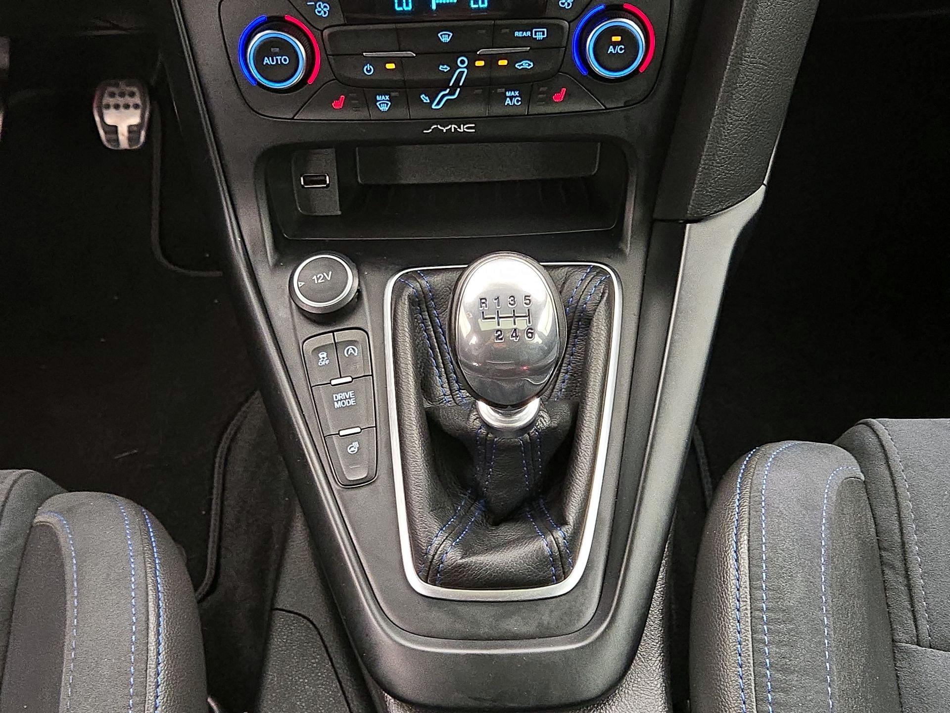 Thumbnail: 2017 Ford Focus - 18