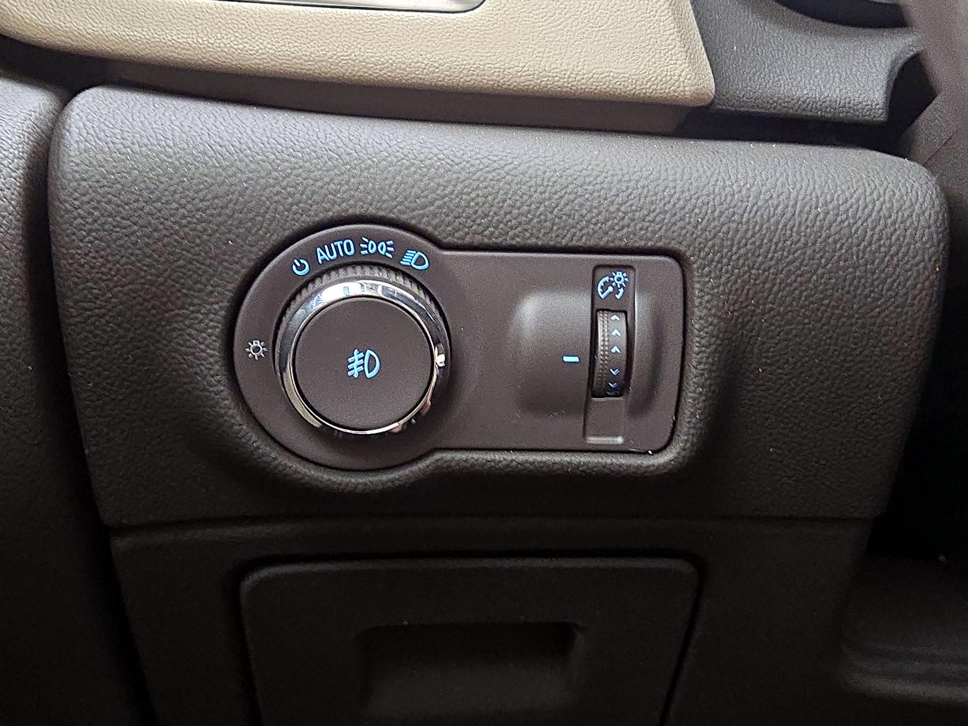Thumbnail: 2015 Buick Verano - 13