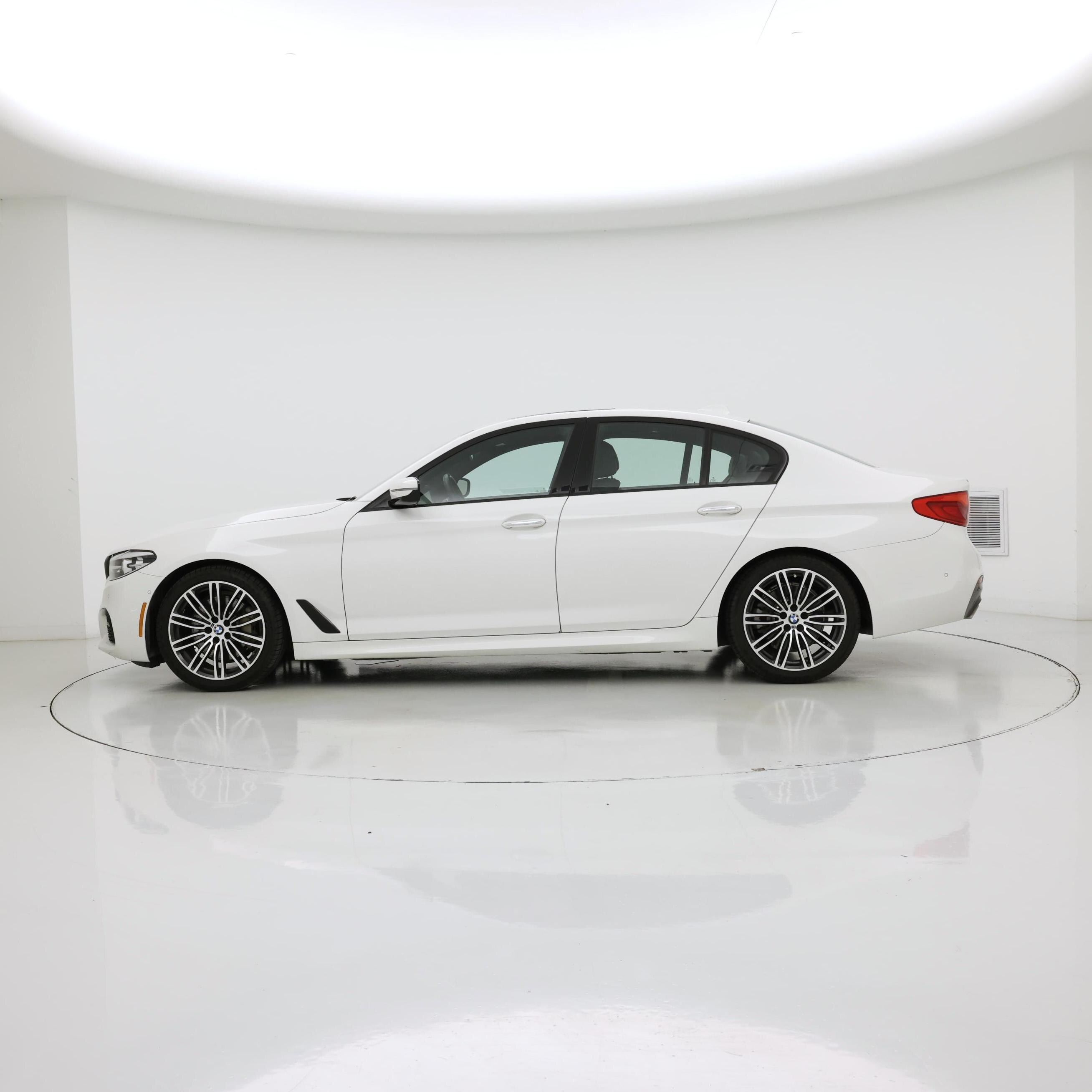 Thumbnail: 2018 BMW 5 Series - 3