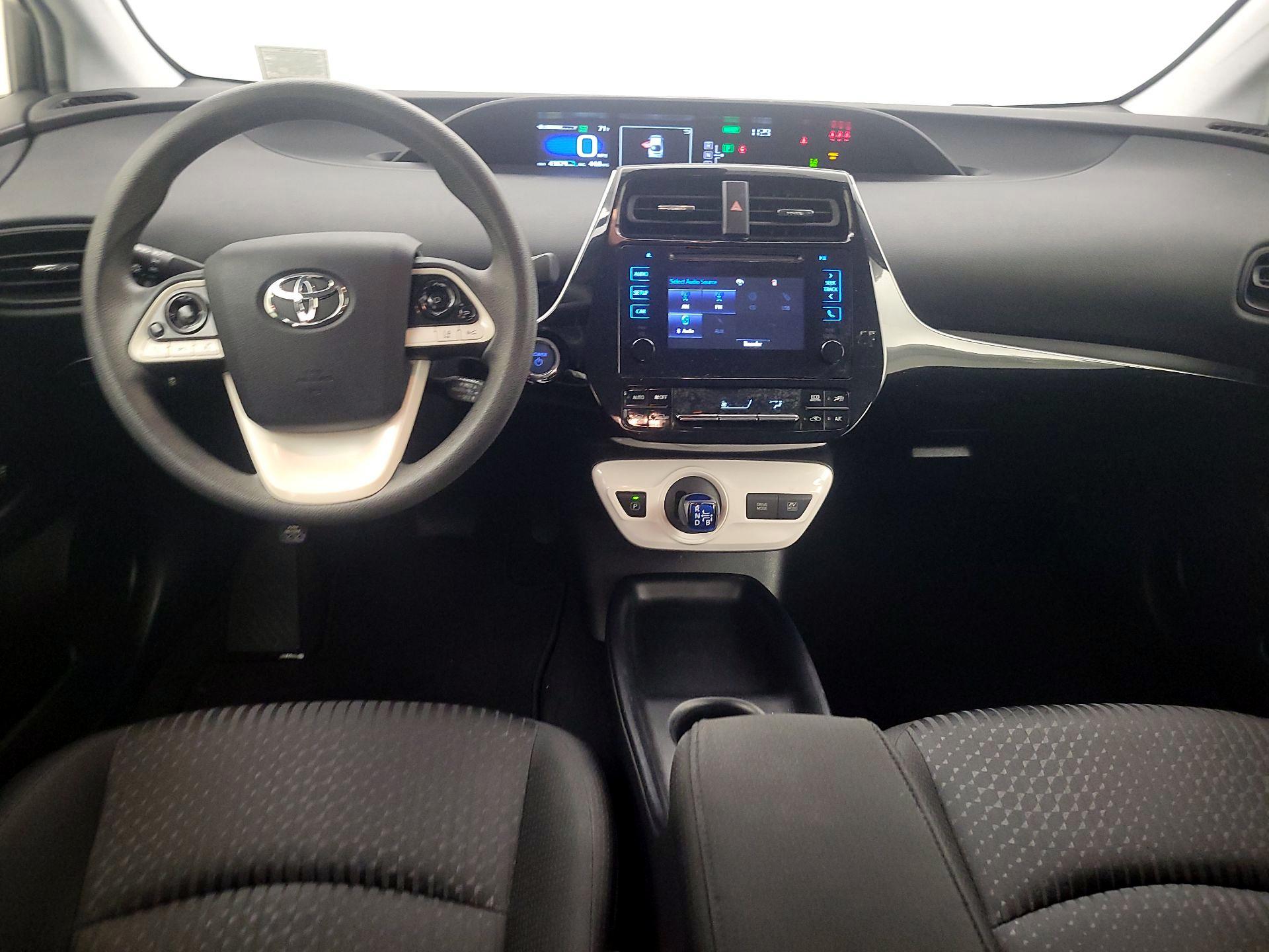 Thumbnail: 2017 Toyota Prius - 9