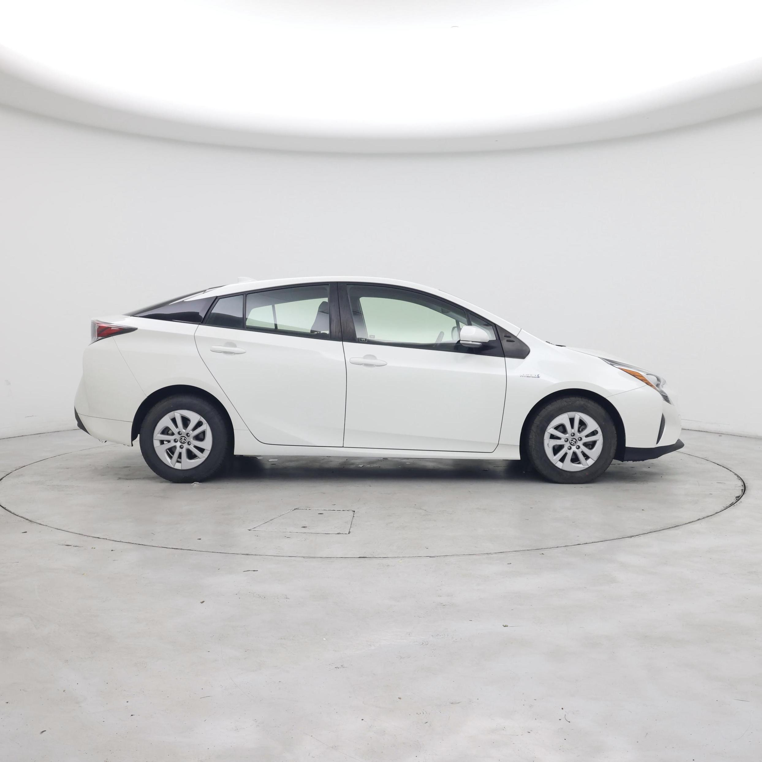 Thumbnail: 2017 Toyota Prius - 7