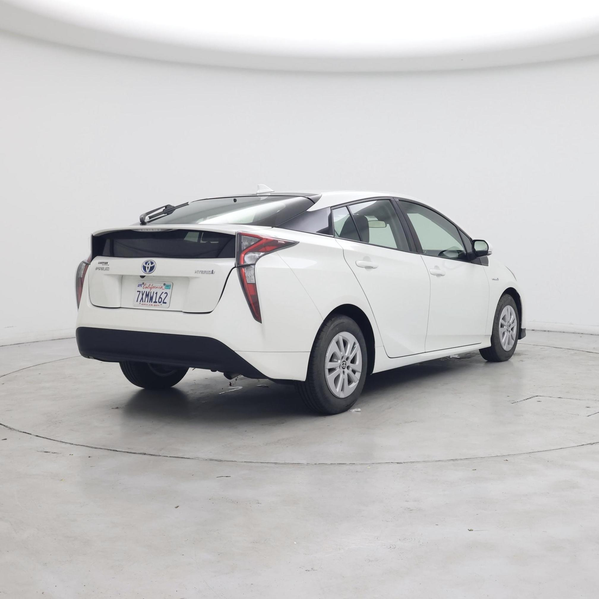 Thumbnail: 2017 Toyota Prius - 8
