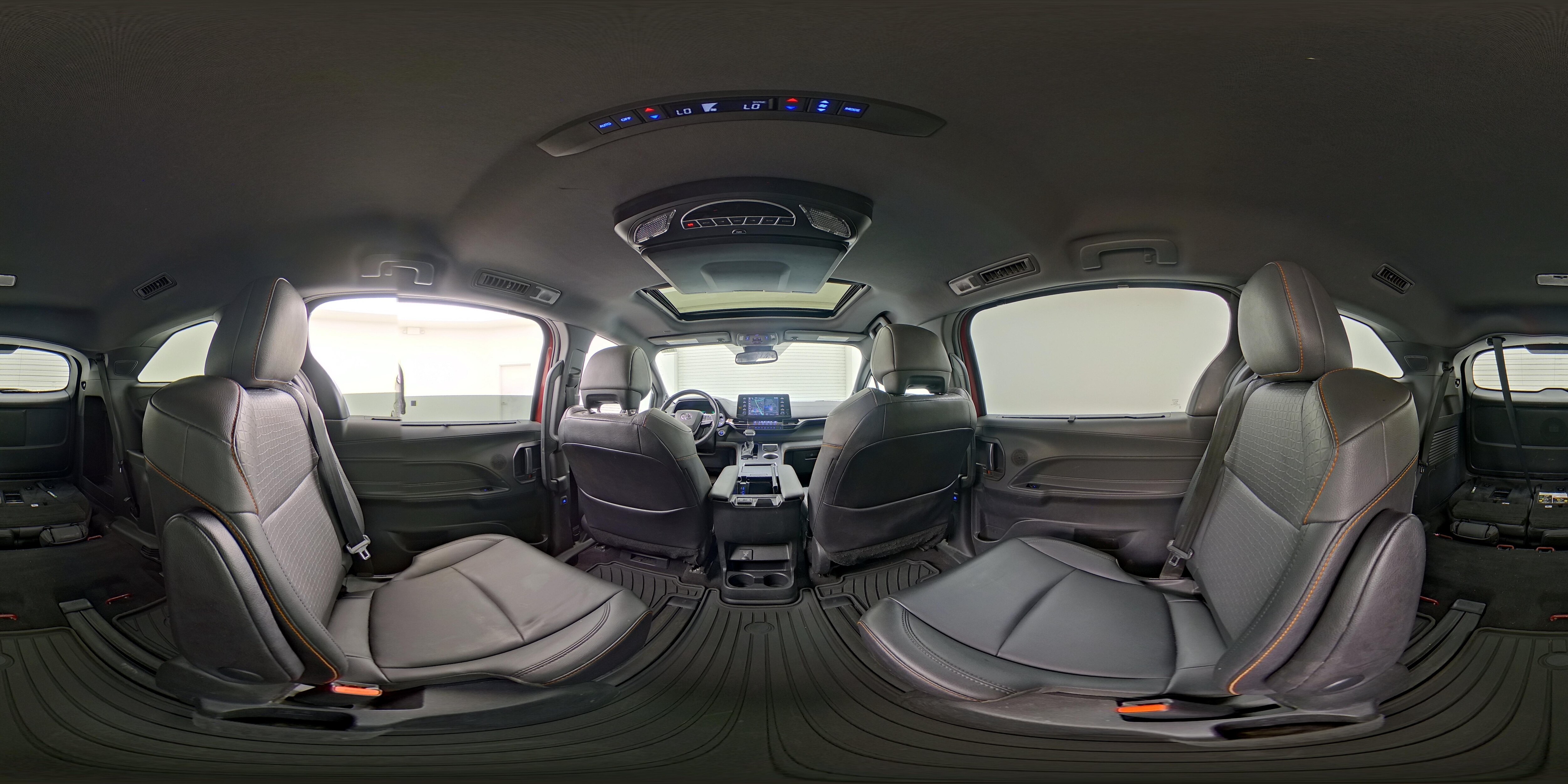 2021 Toyota Sienna XSE - Photo 29