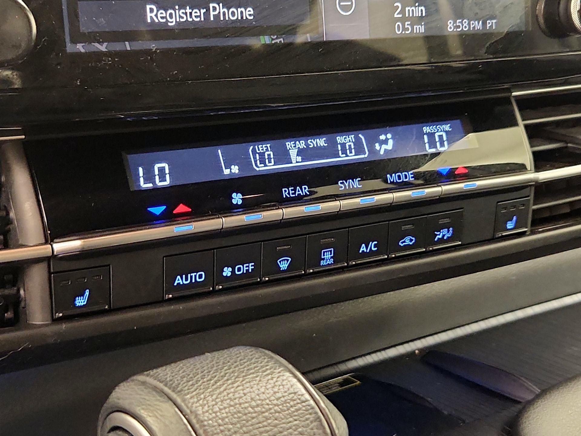 Thumbnail: 2021 Toyota Sienna - 17