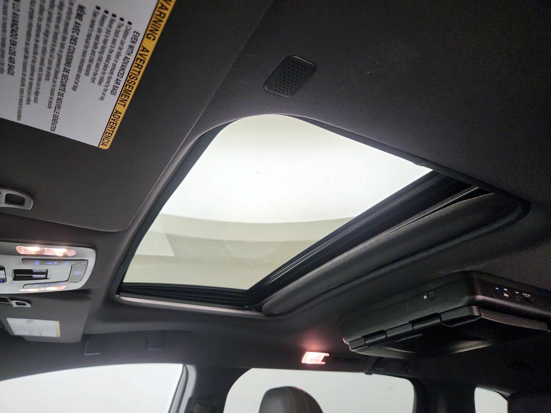 Thumbnail: 2021 Toyota Sienna - 20