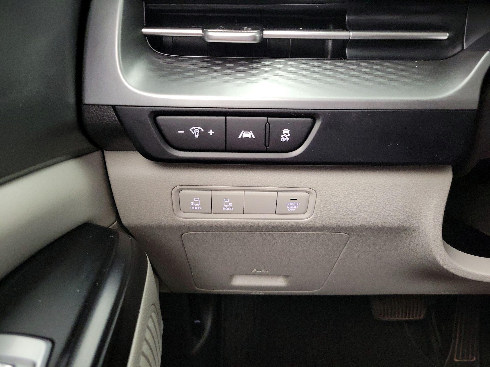 2022 Kia Carnival LX - Photo 14