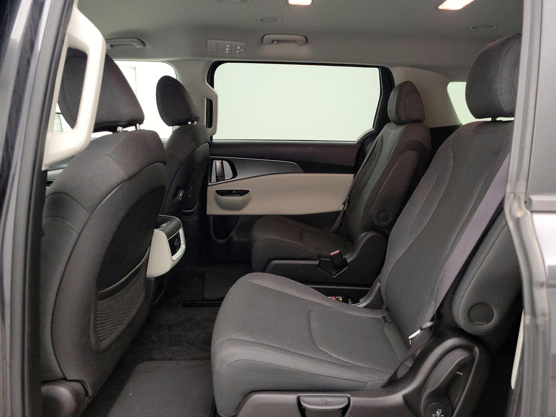 Thumbnail: 2022 Kia Carnival - 19