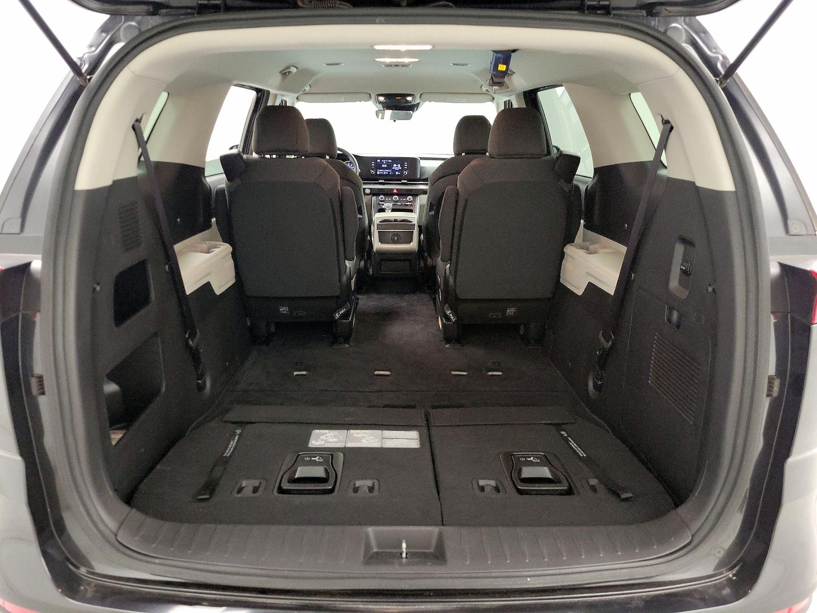 2022 Kia Carnival LX - Photo 23