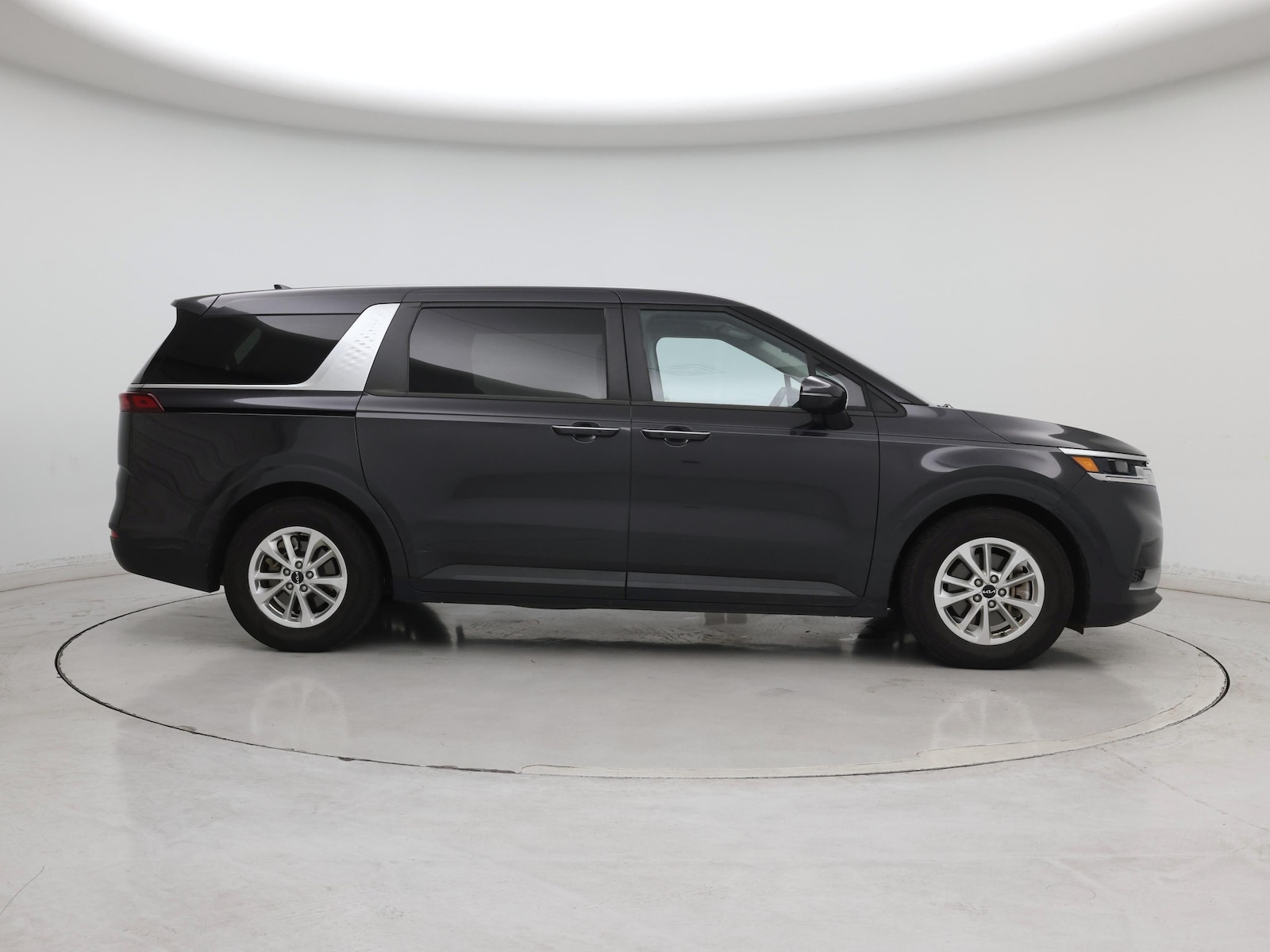2022 Kia Carnival LX - Photo 8