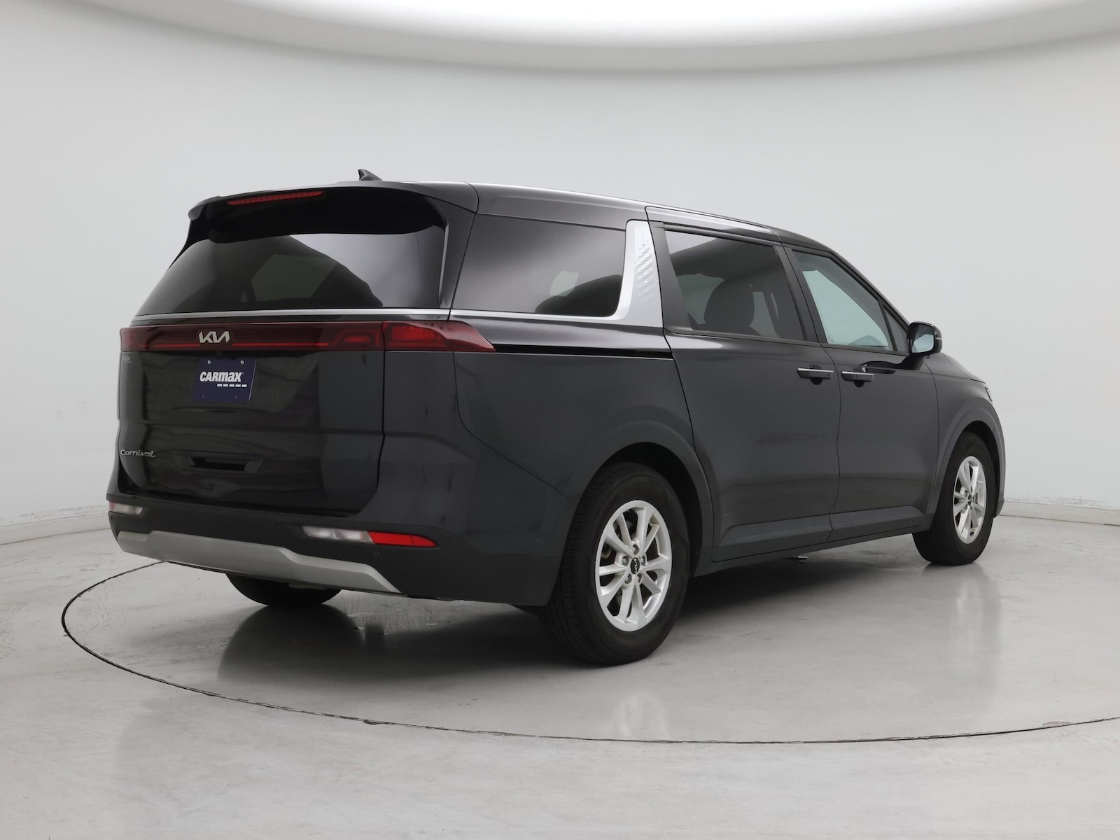 2022 Kia Carnival LX - Photo 9