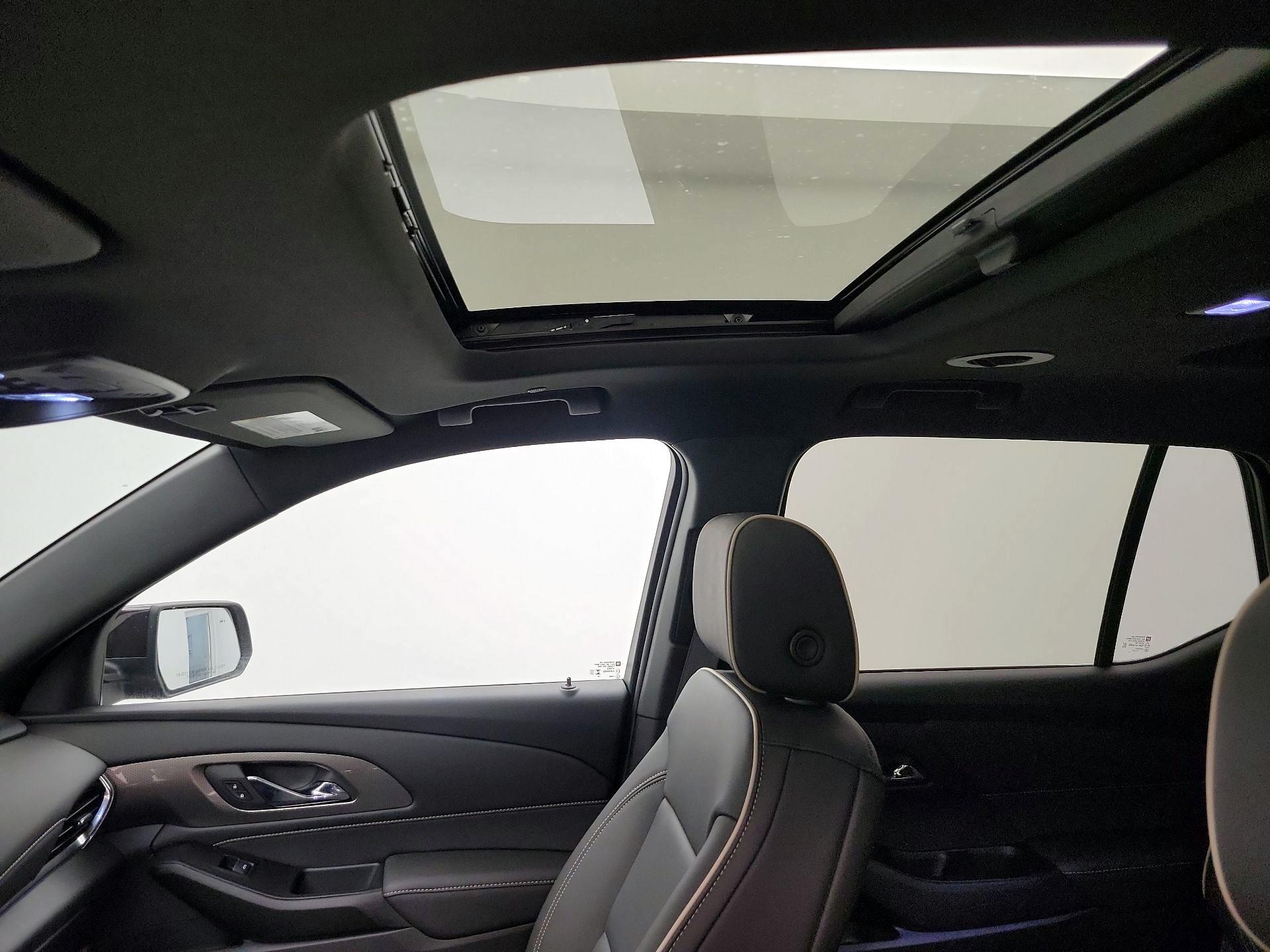 Thumbnail: 2023 Chevrolet Traverse - 19