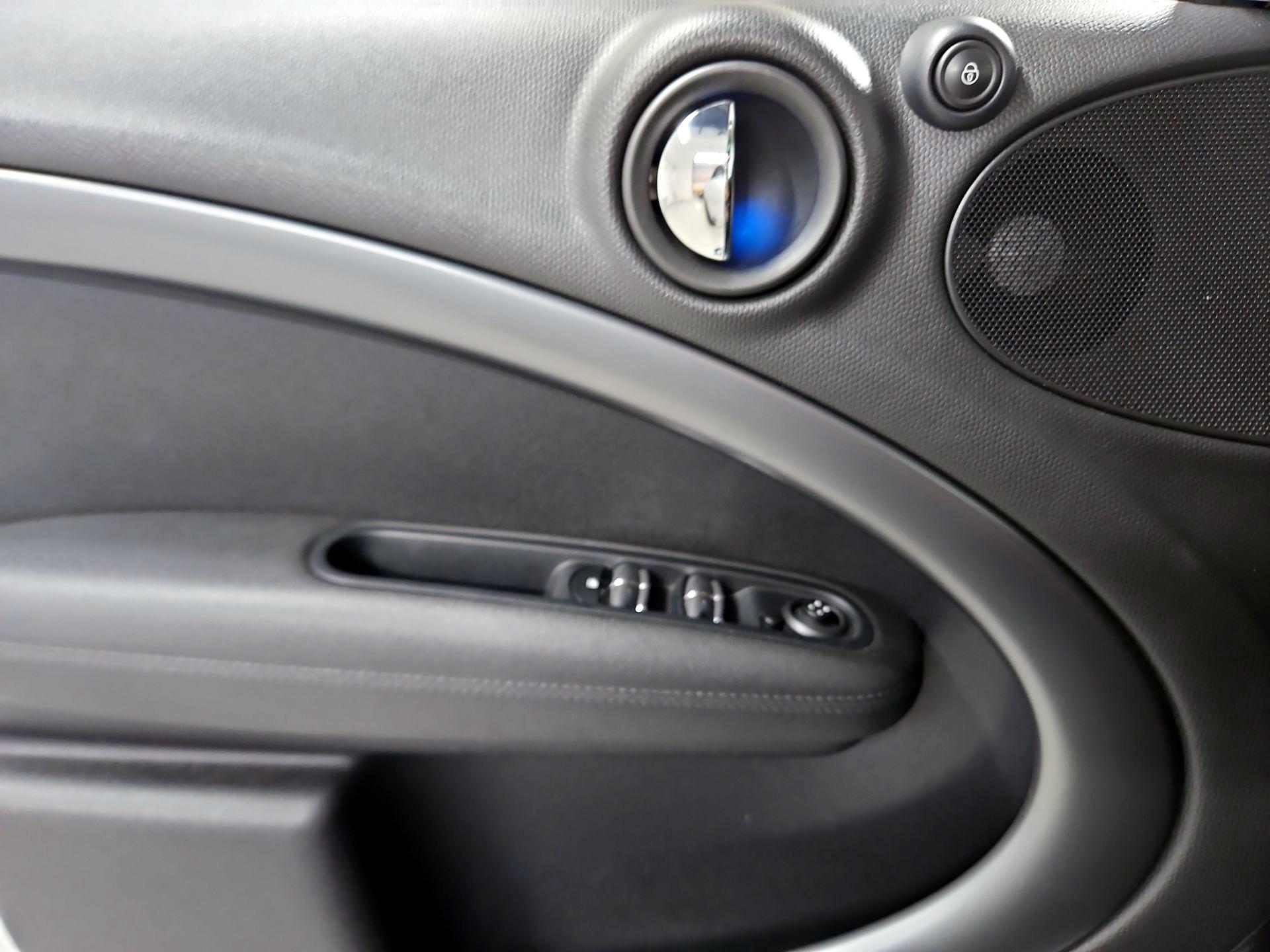 Thumbnail: 2016 MINI Cooper Countryman - 12
