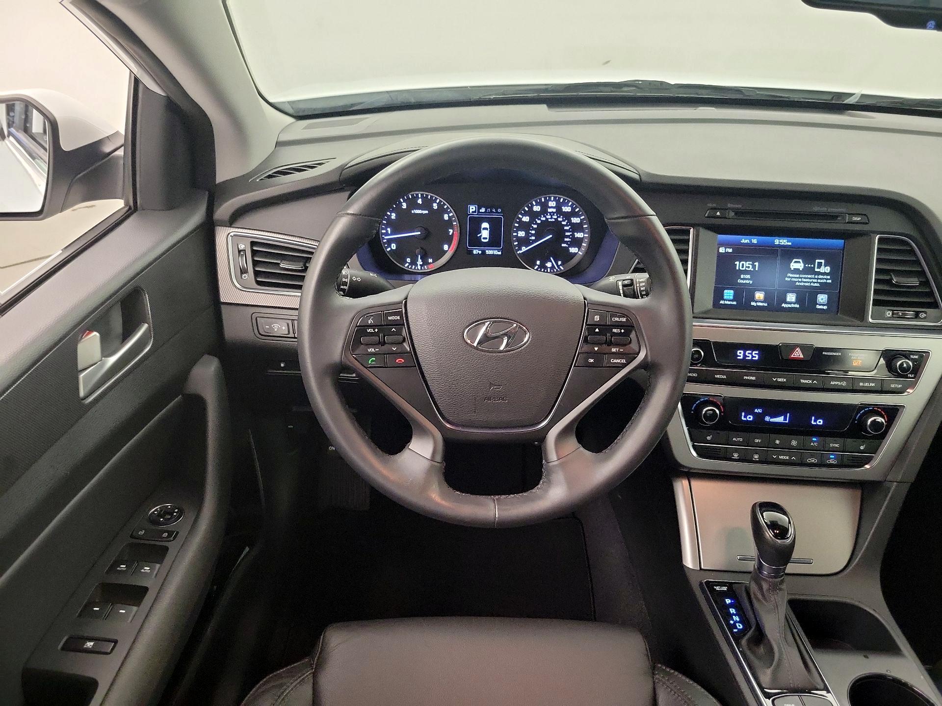 Thumbnail: 2016 Hyundai Sonata - 10