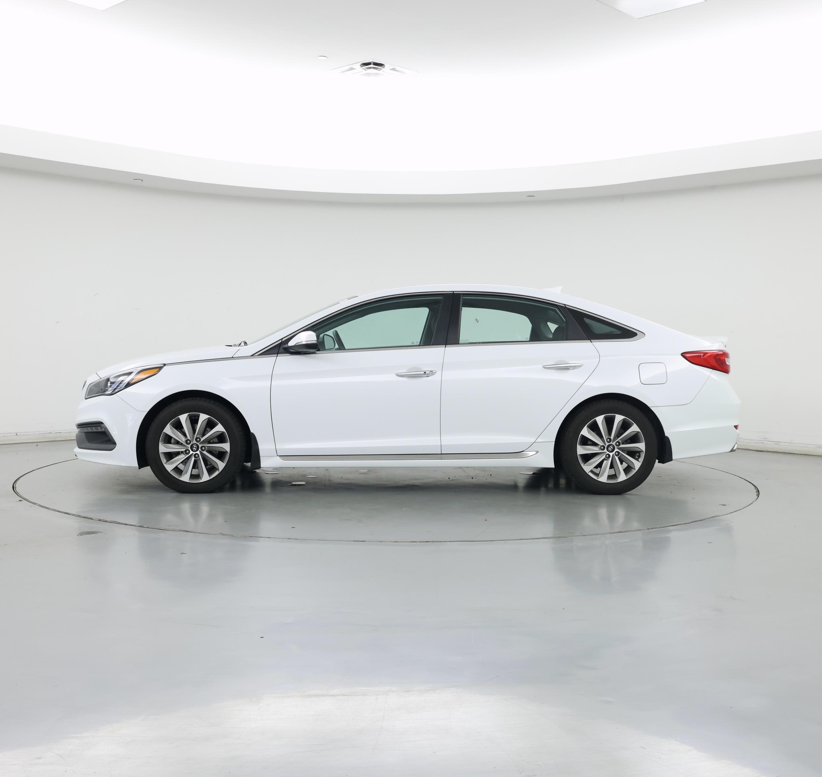 Thumbnail: 2016 Hyundai Sonata - 3