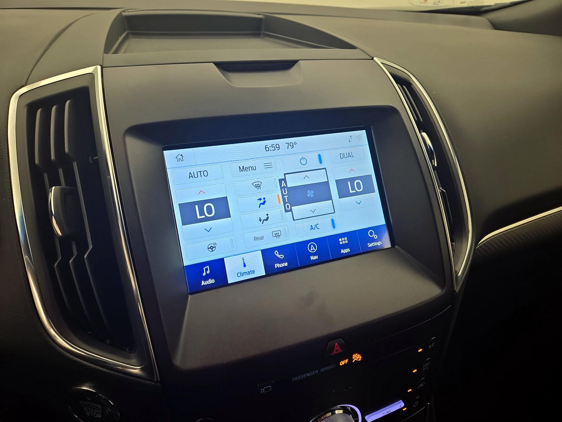 Thumbnail: 2020 Ford Edge - 17