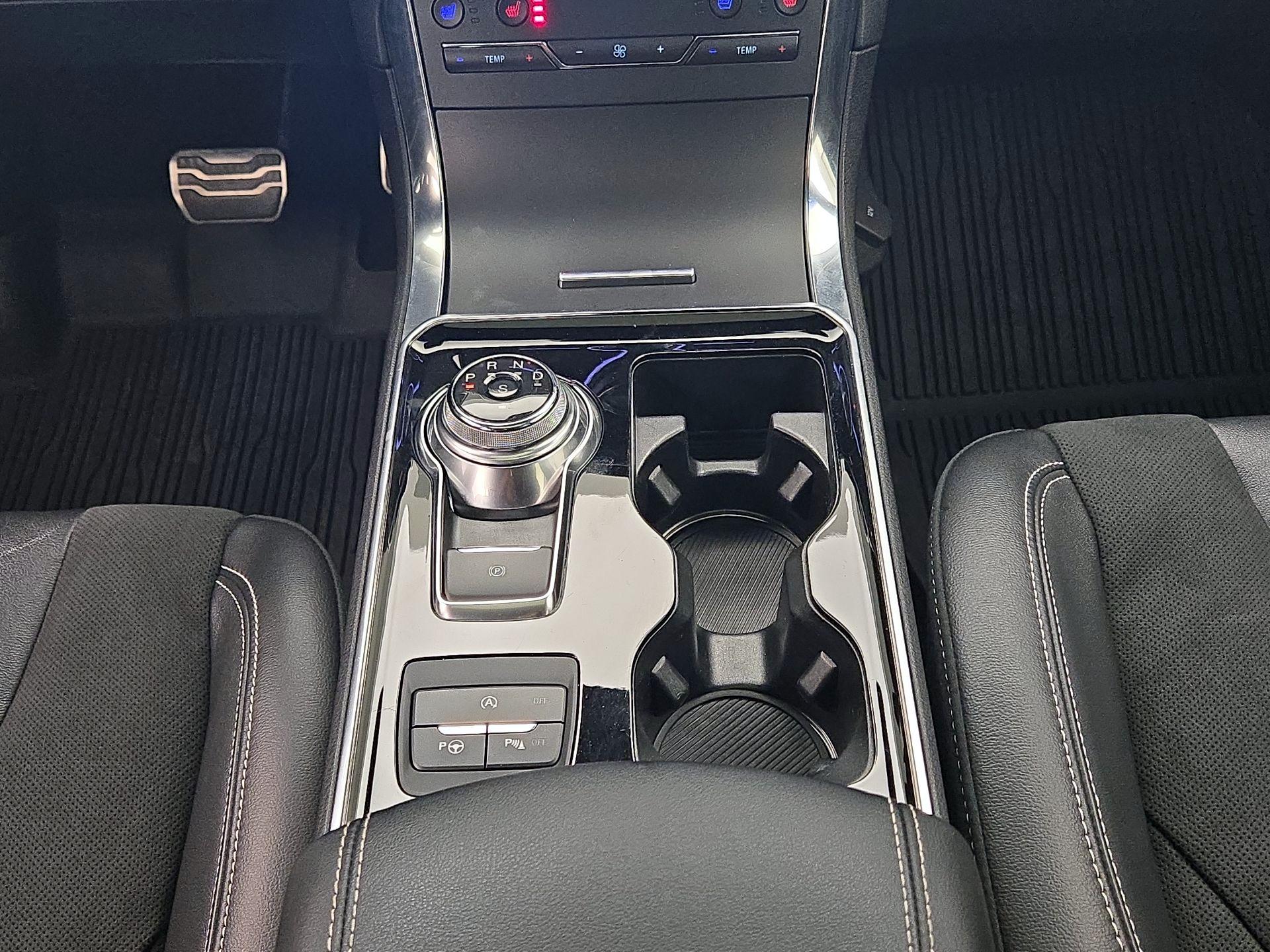 Thumbnail: 2020 Ford Edge - 18