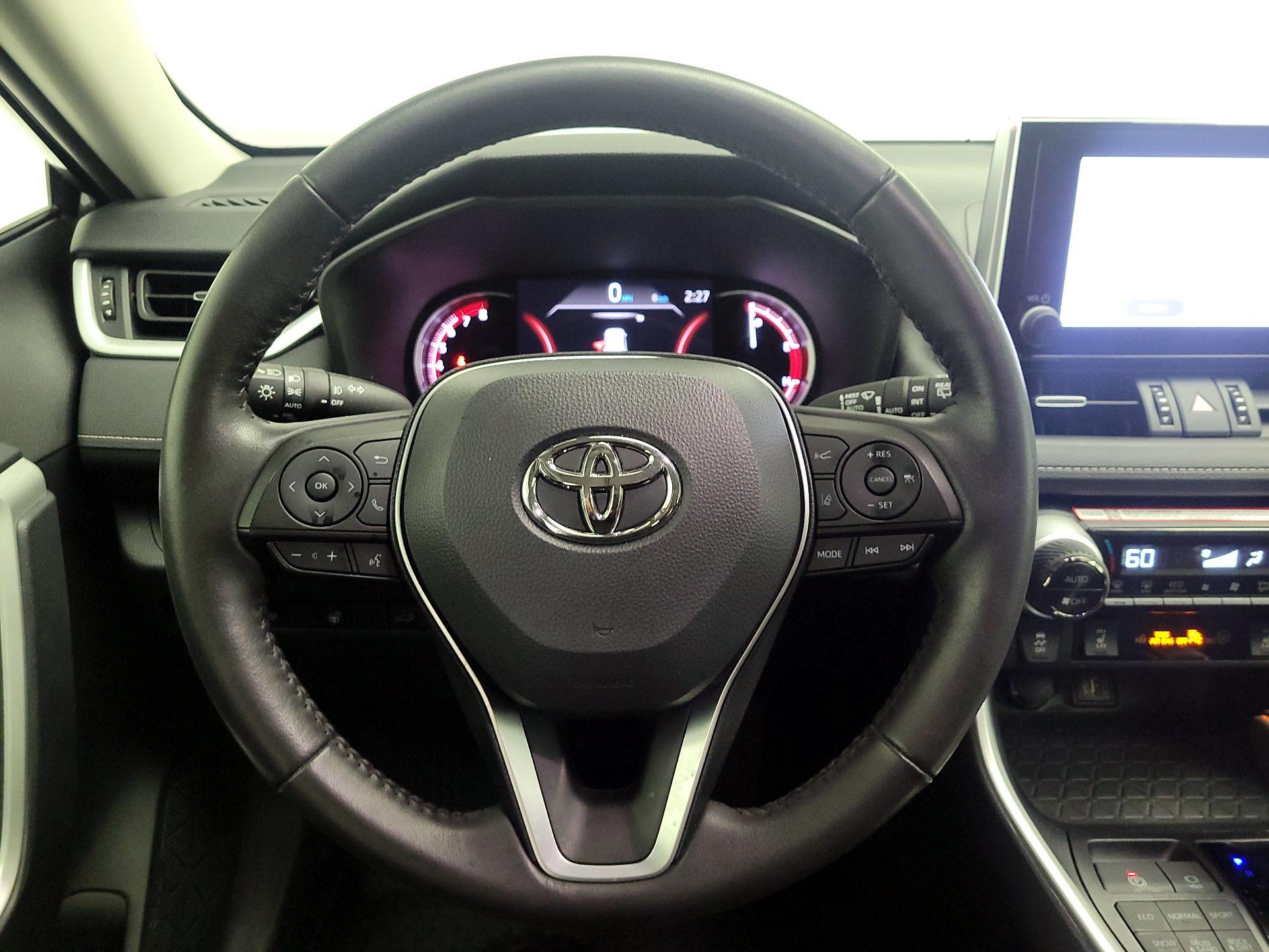 Thumbnail: 2025 Toyota RAV4 - 10