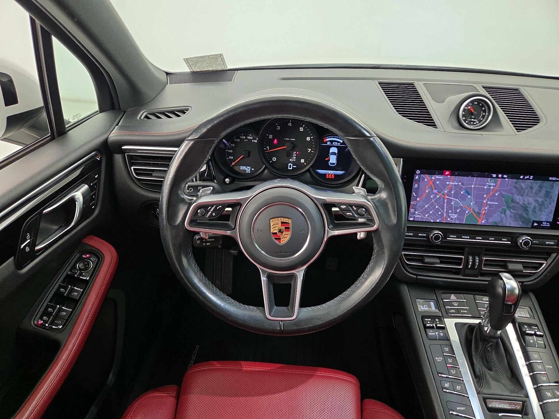Thumbnail: 2021 Porsche Macan - 10