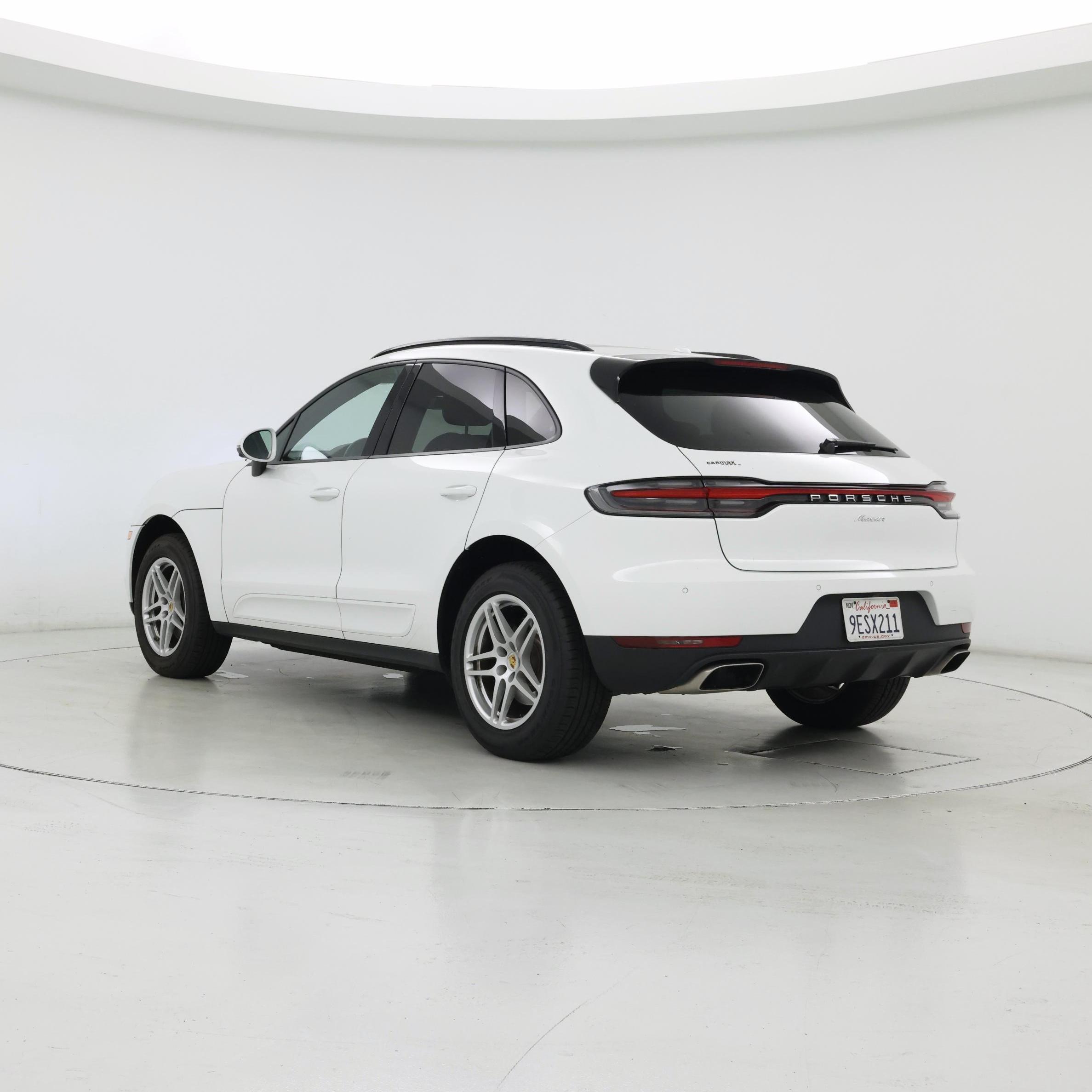 Thumbnail: 2021 Porsche Macan - 2
