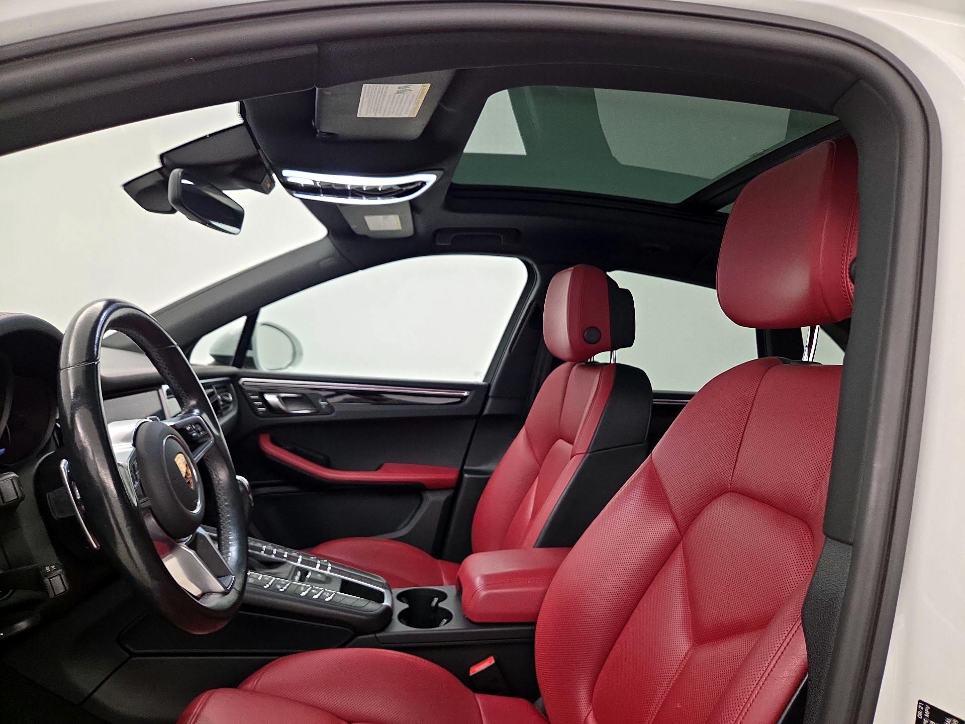 Thumbnail: 2021 Porsche Macan - 20