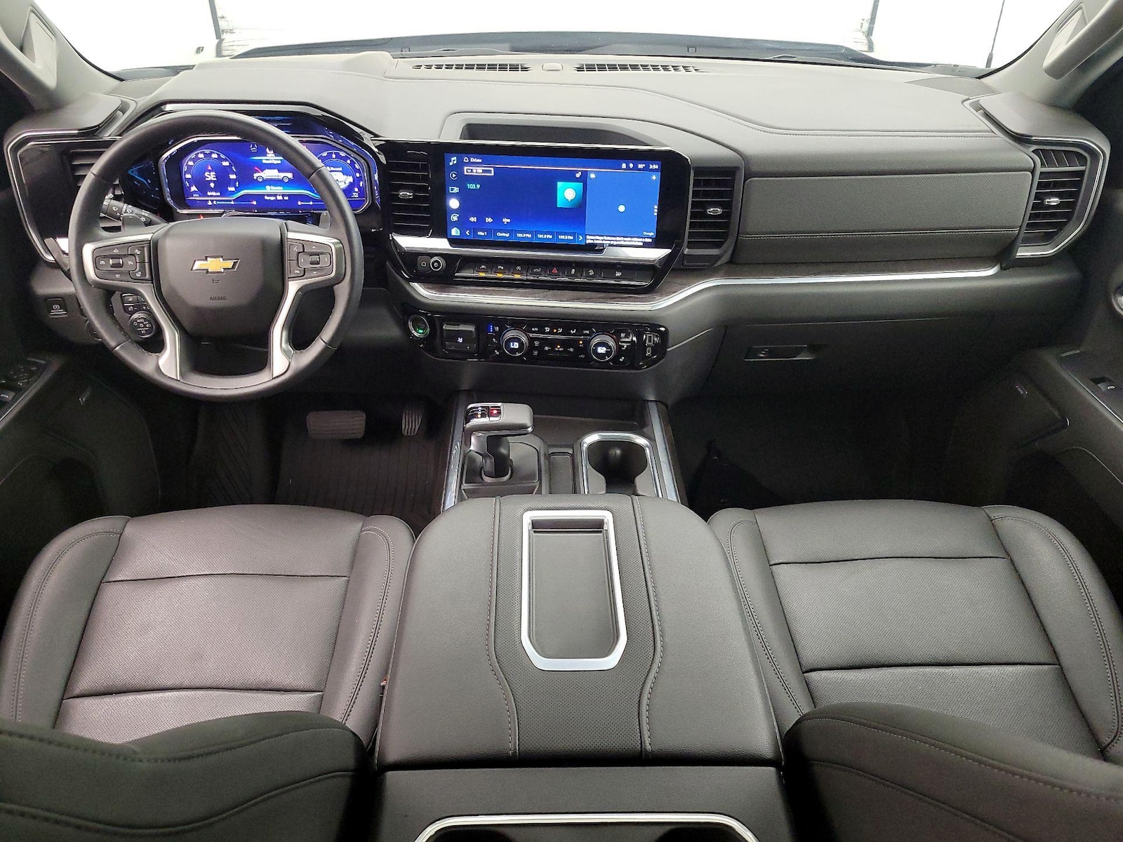 2022 Chevrolet Silverado 1500 LTZ - Photo 10