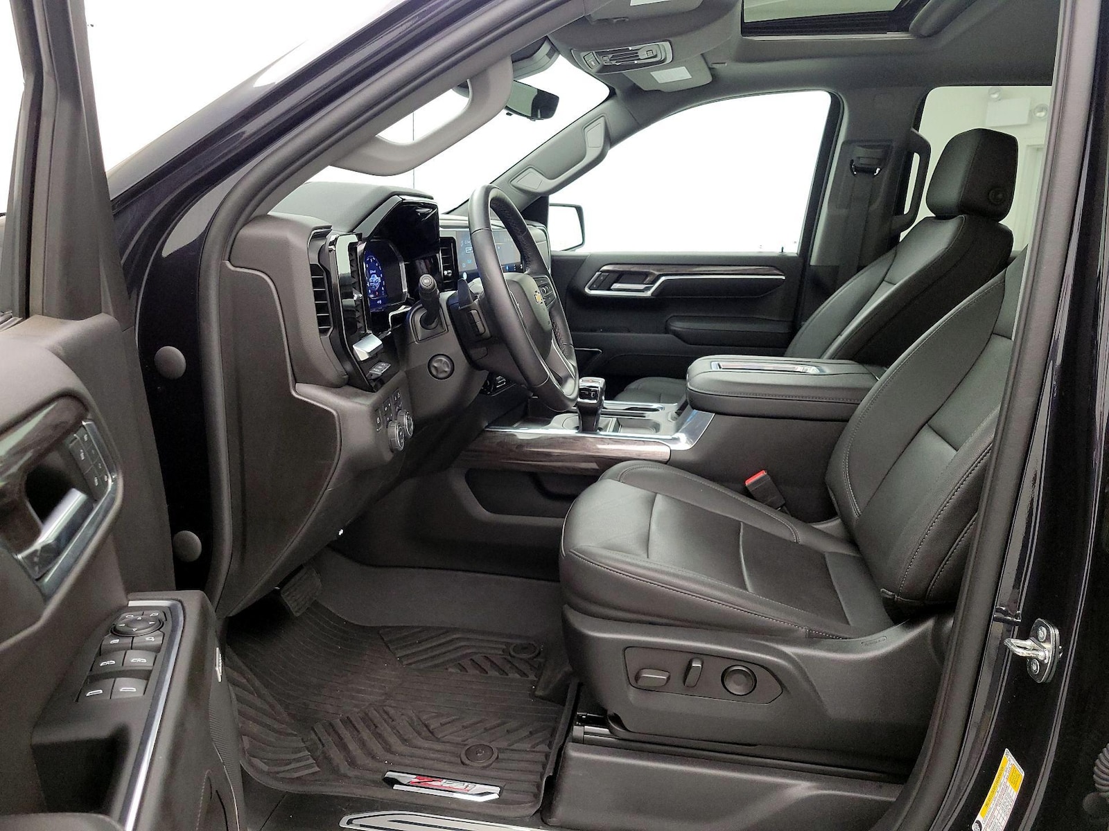 2022 Chevrolet Silverado 1500 LTZ - Photo 12