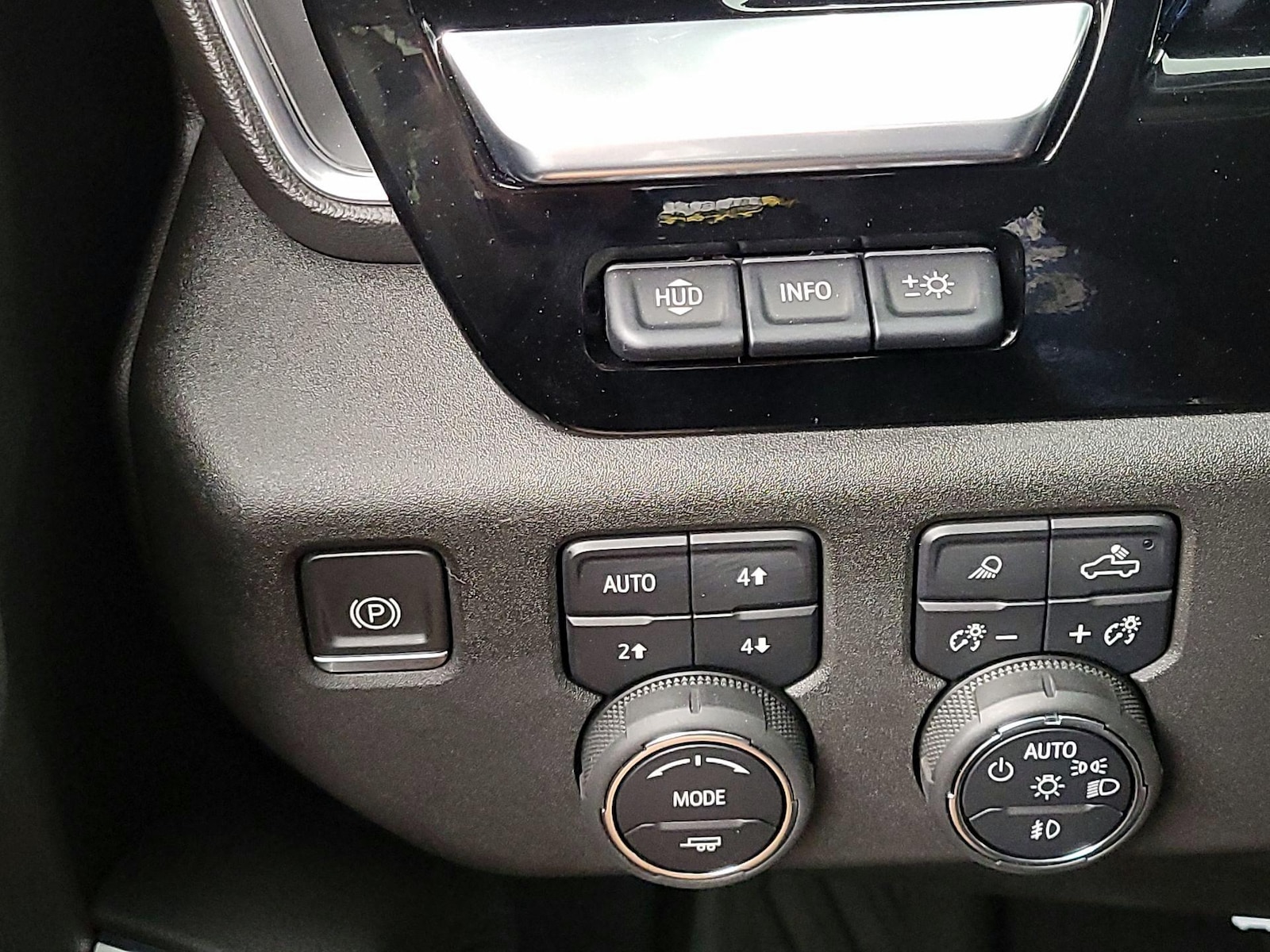 2022 Chevrolet Silverado 1500 LTZ - Photo 14