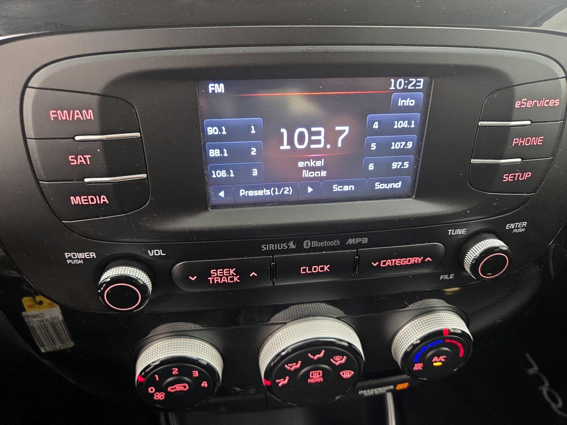 Thumbnail: 2016 Kia Soul - 15