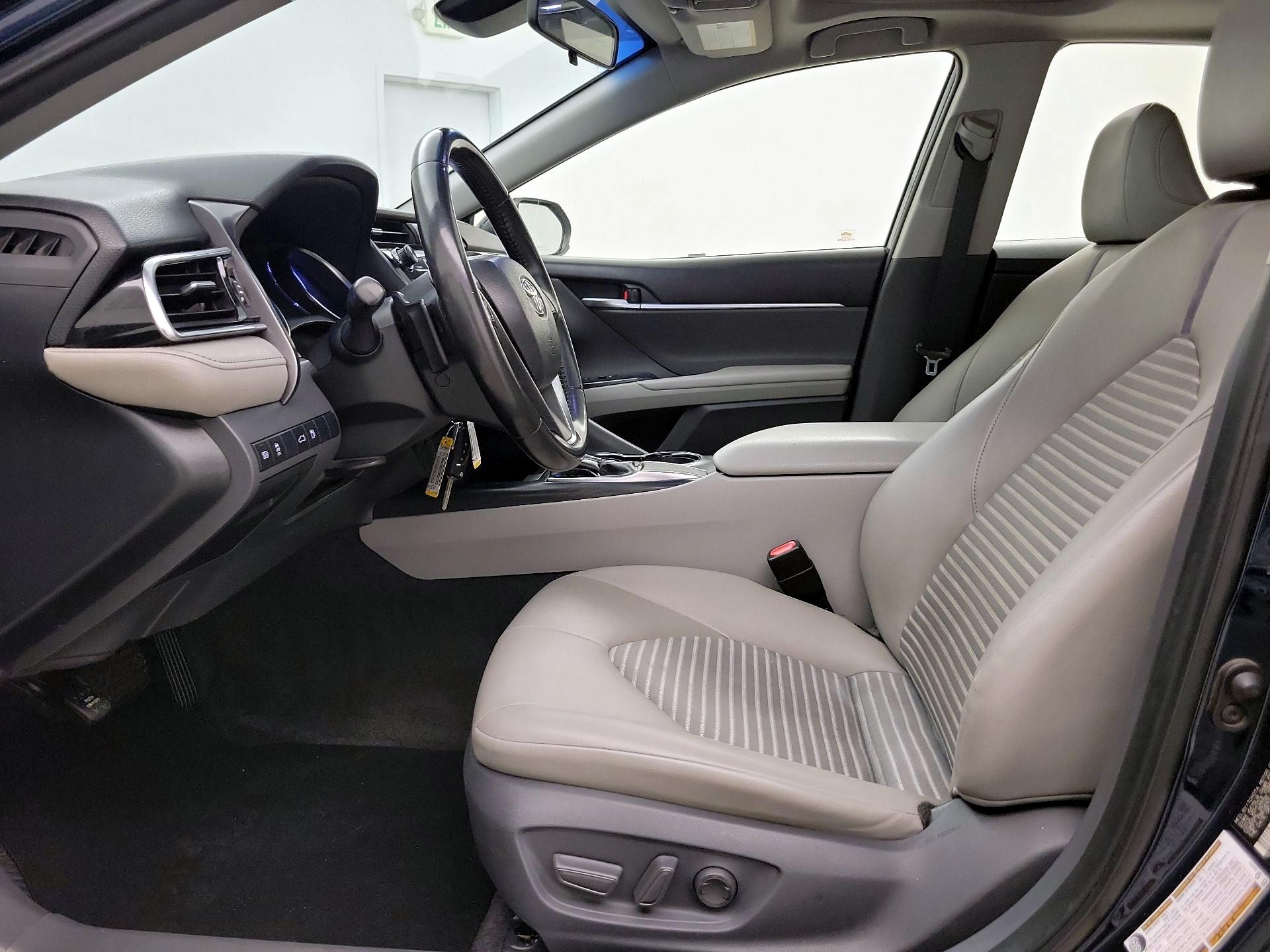 Thumbnail: 2018 Toyota Camry - 11