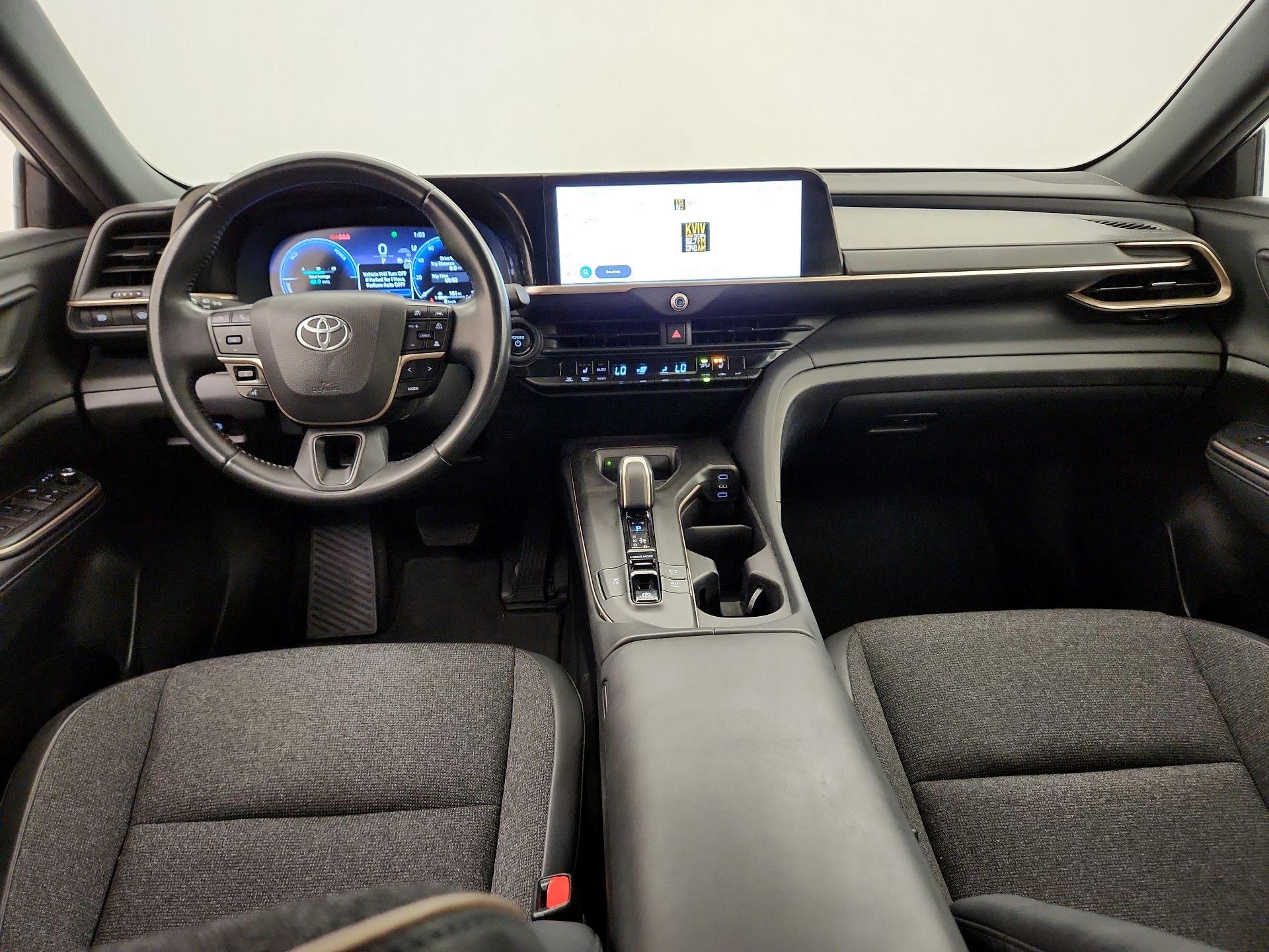 Thumbnail: 2023 Toyota Crown - 9
