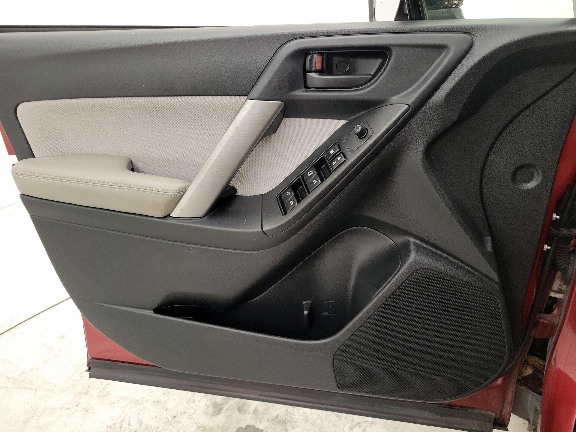Thumbnail: 2016 Subaru Forester - 12