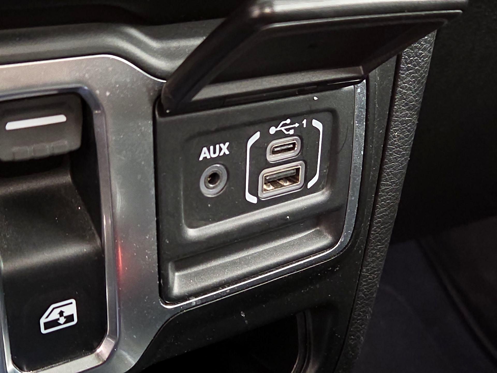 Thumbnail: 2021 Jeep Wrangler - 18