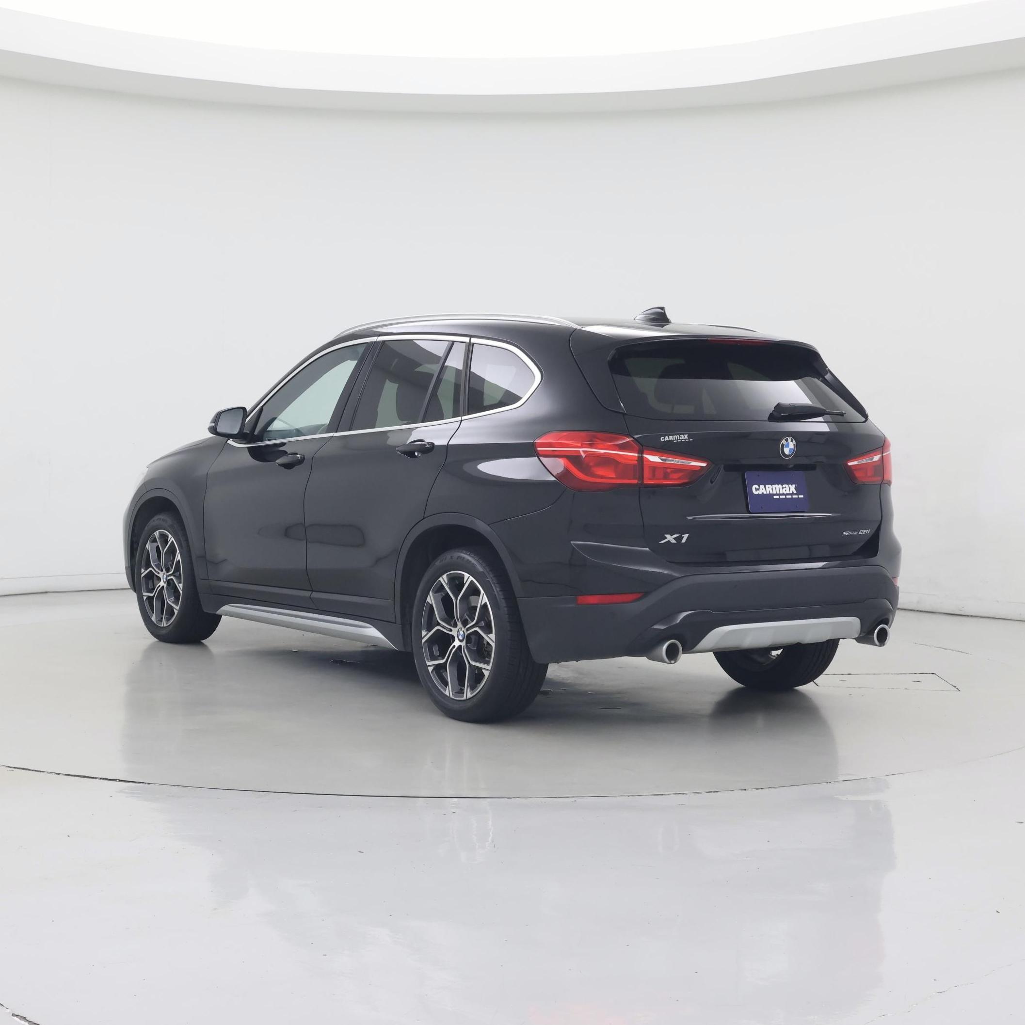 Thumbnail: 2021 BMW X1 - 2