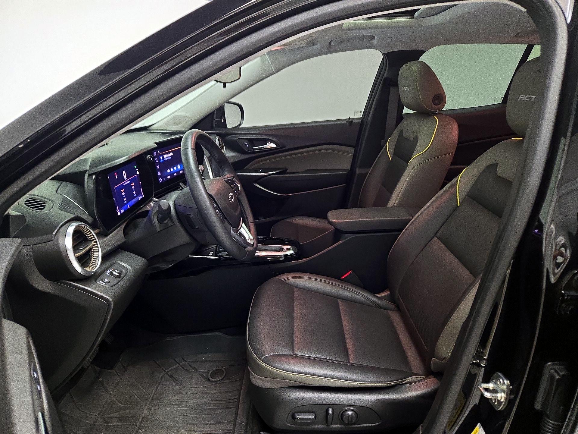 Thumbnail: 2024 Chevrolet Trax - 11