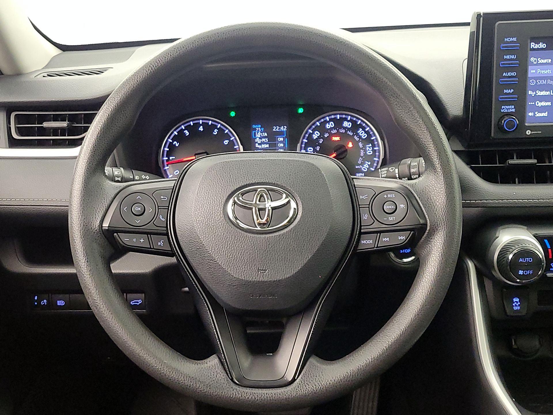 Thumbnail: 2021 Toyota RAV4 - 10