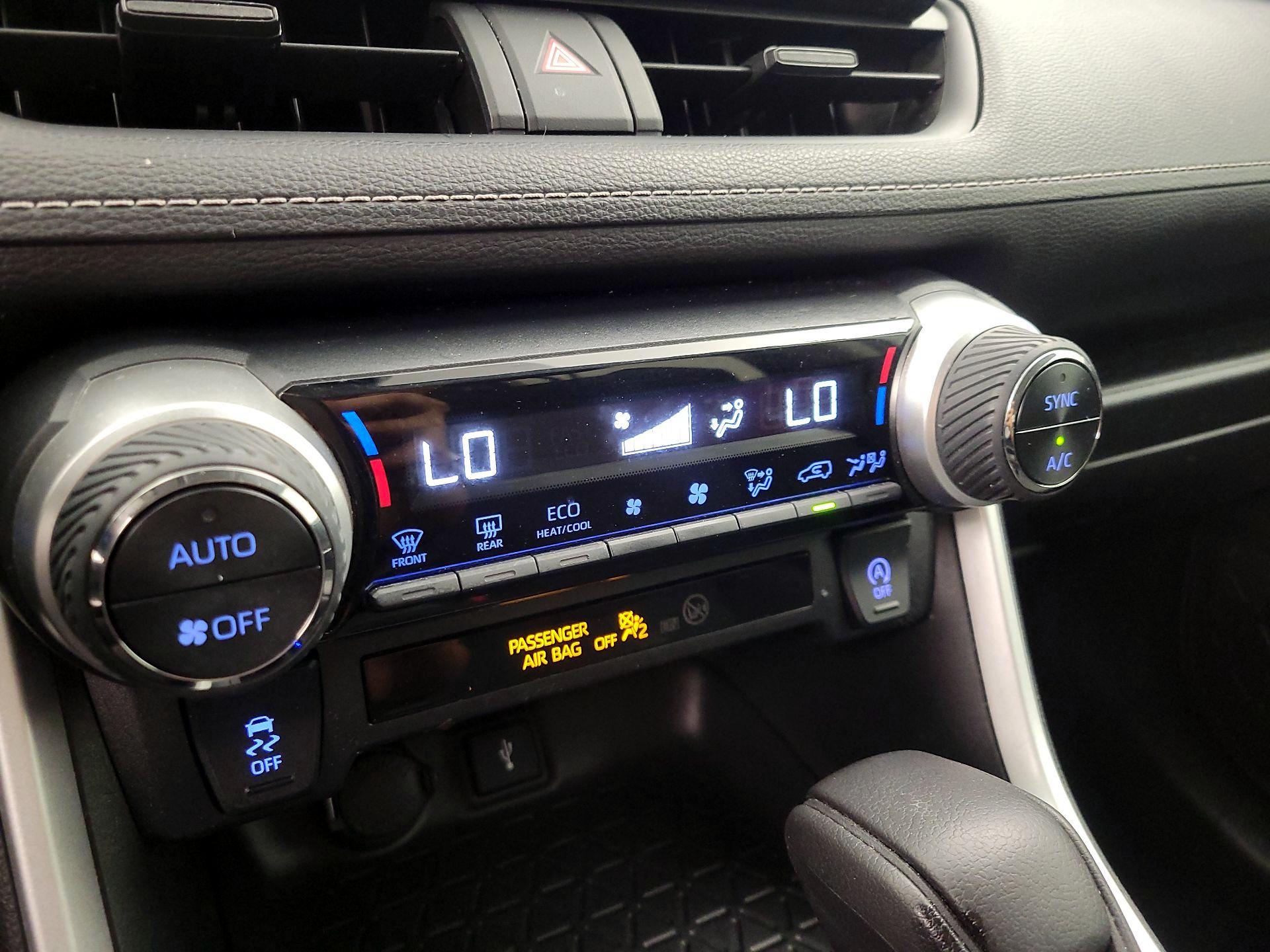 Thumbnail: 2021 Toyota RAV4 - 16