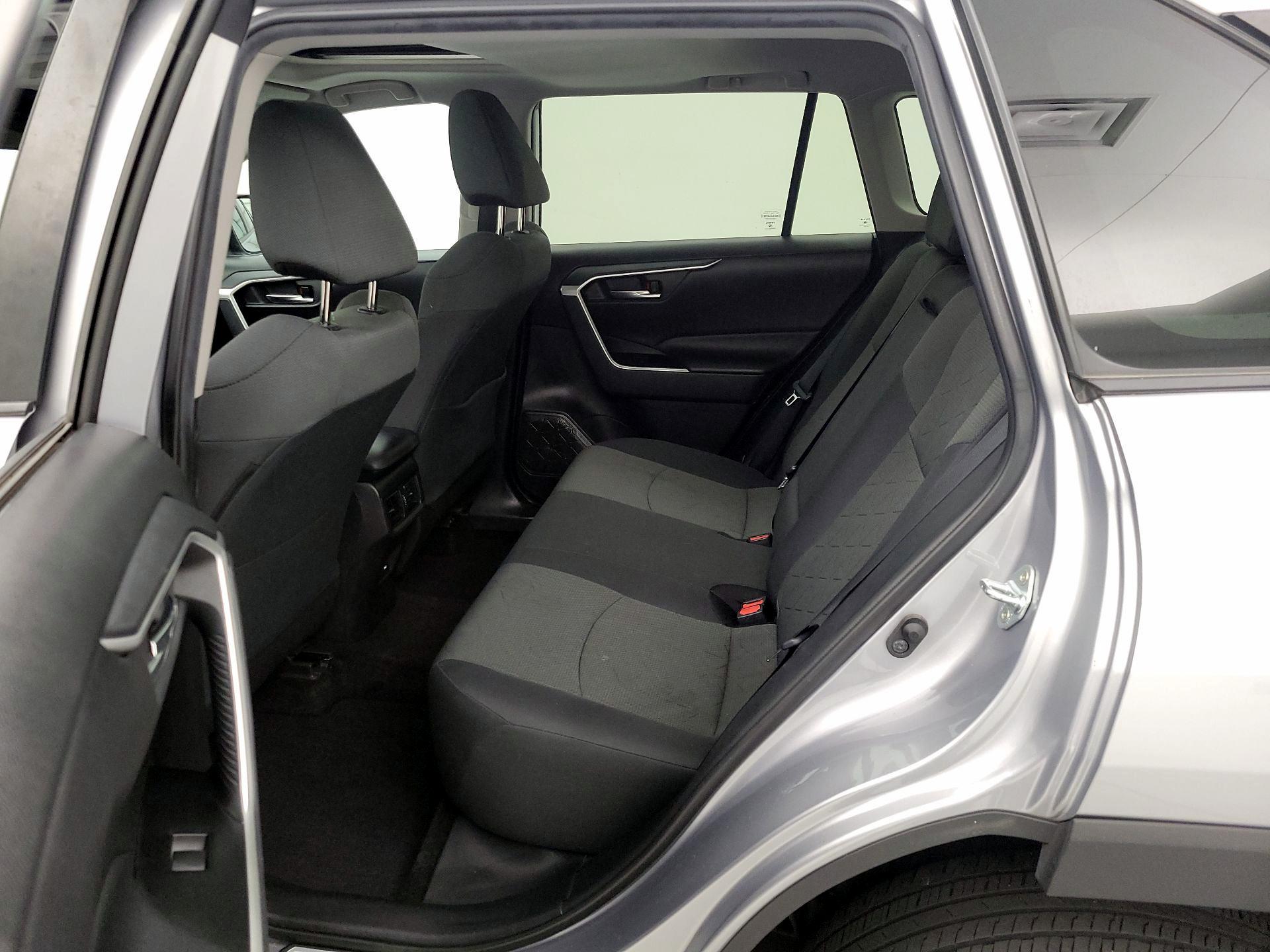 Thumbnail: 2021 Toyota RAV4 - 20